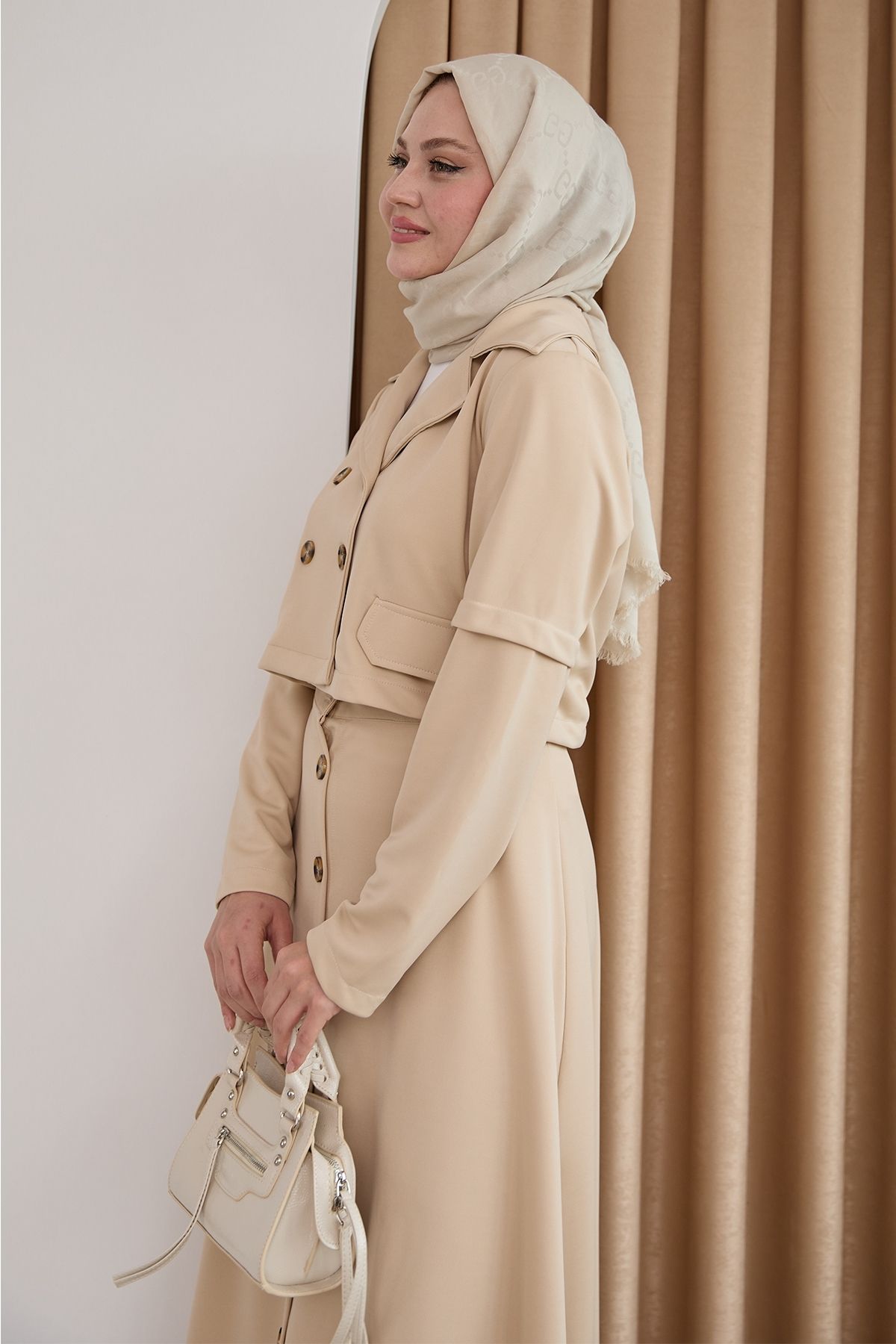 InStyle-Costum din două piese bej cu fustă cu nasturi 4