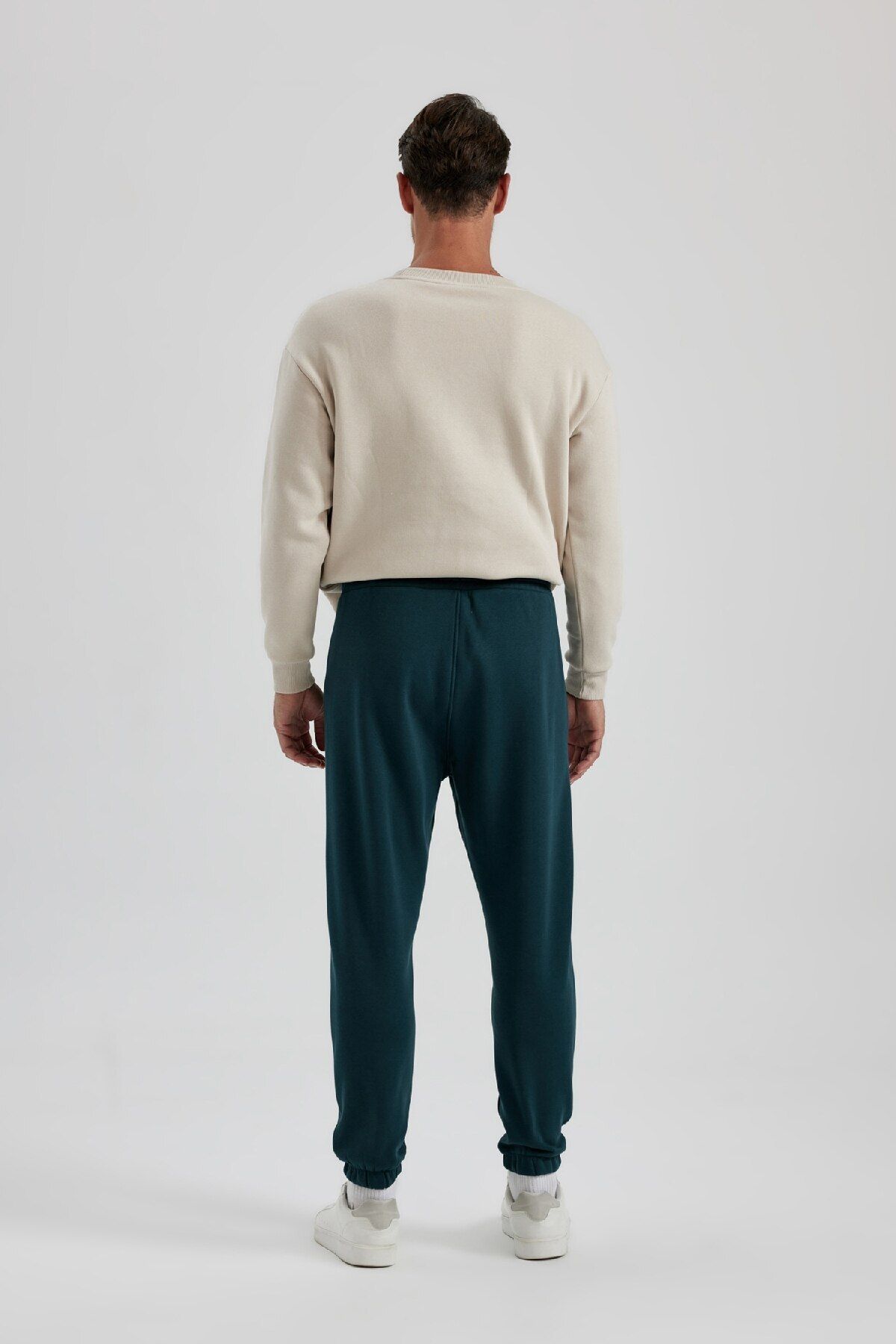 DeFacto-Tepláky Jogger Standard Fit Basic Rovný pás Šnurovanie Elastické vrecko na nohe A6468Ax23Au 5