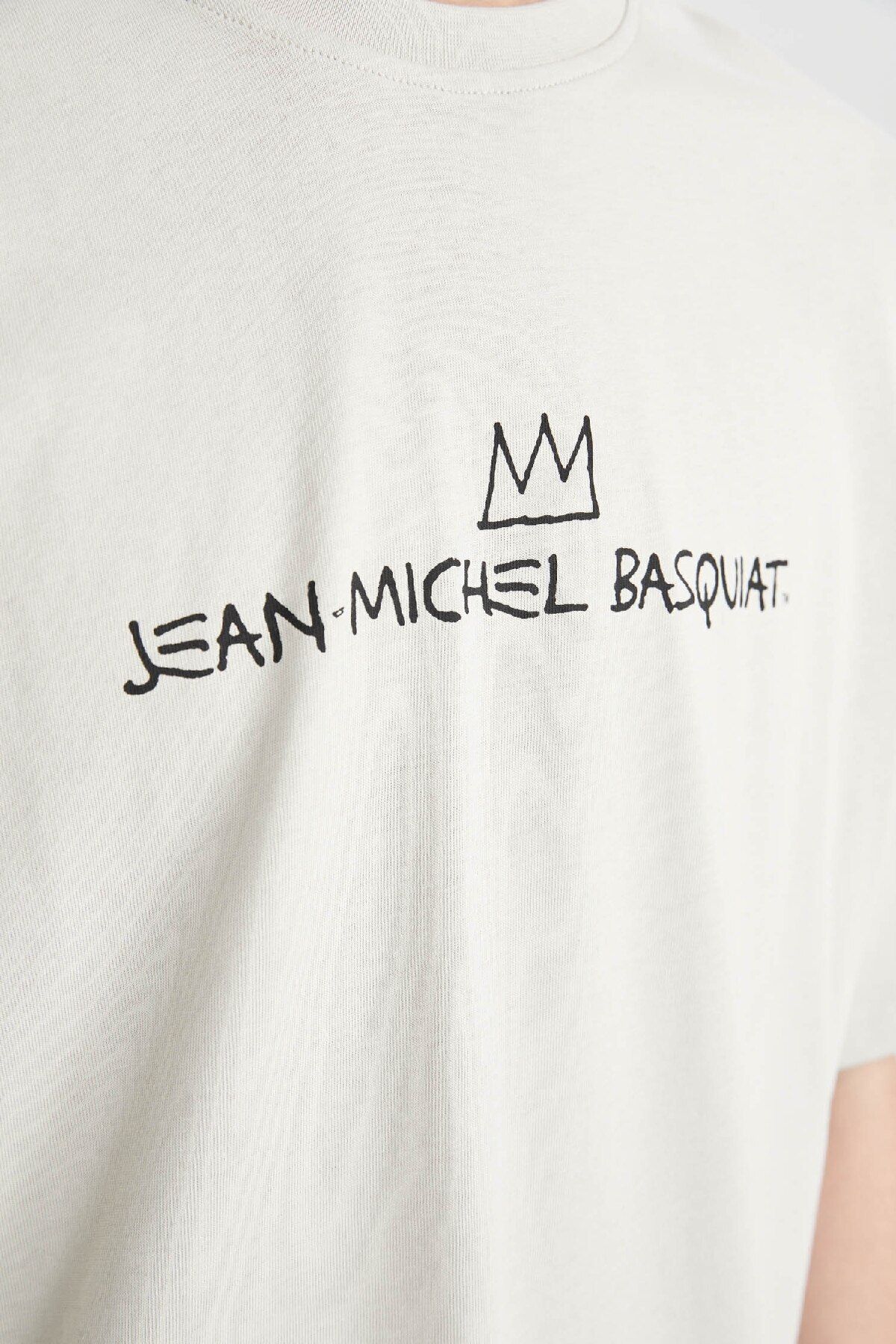 DeFacto-Jean Michel Basquiat Oversize Crew Neck Back Print T-Shirt A9427Ax23Hs 5