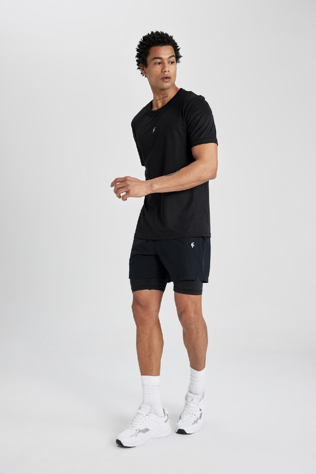 DeFacto-Slim Fit Sportshorts Z5483az24sp 3