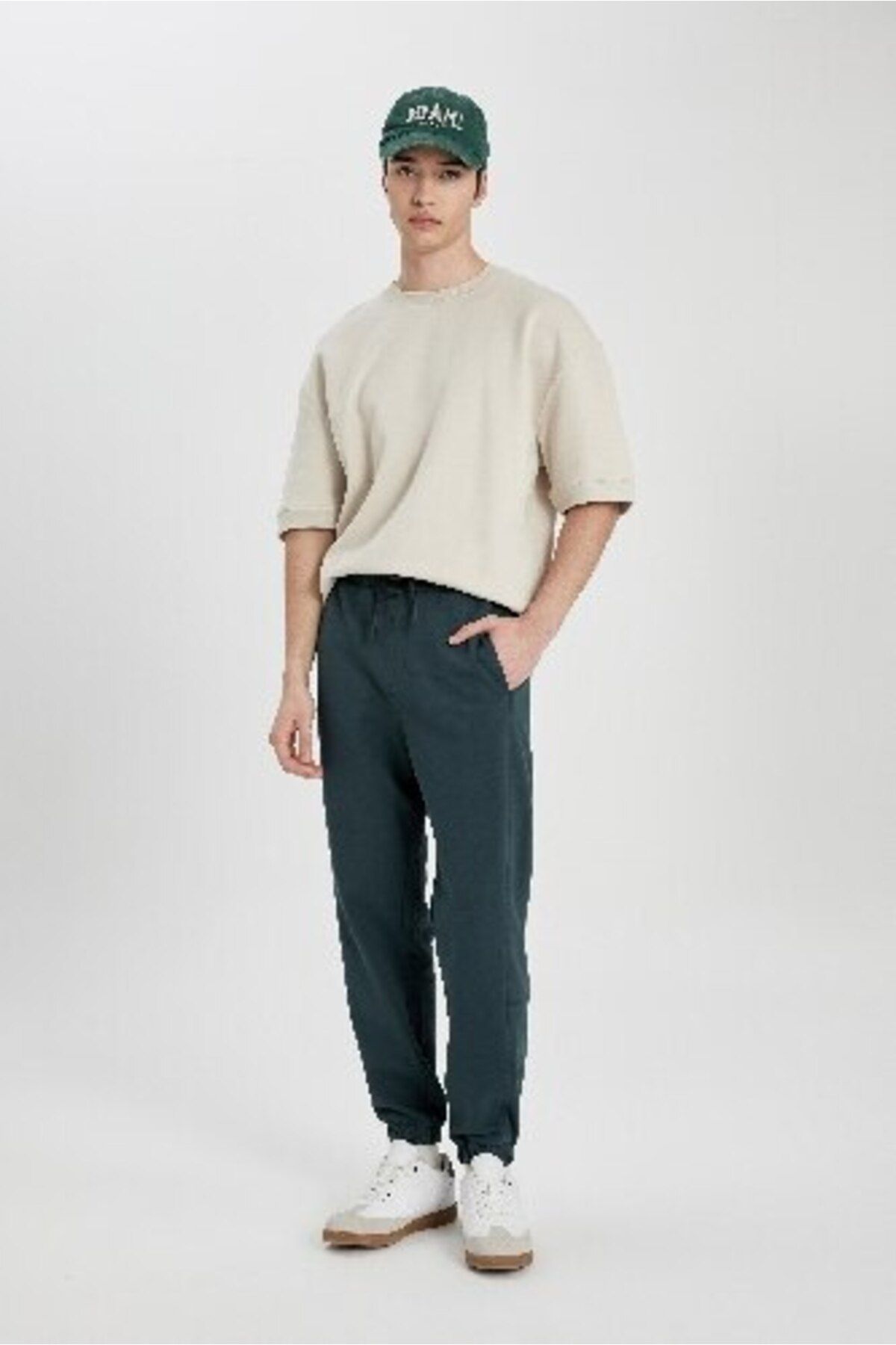 DeFacto-Tepláky Regular Fit Kapsy Šněrování Pas Elastická noha B6155Ax24Sp 4
