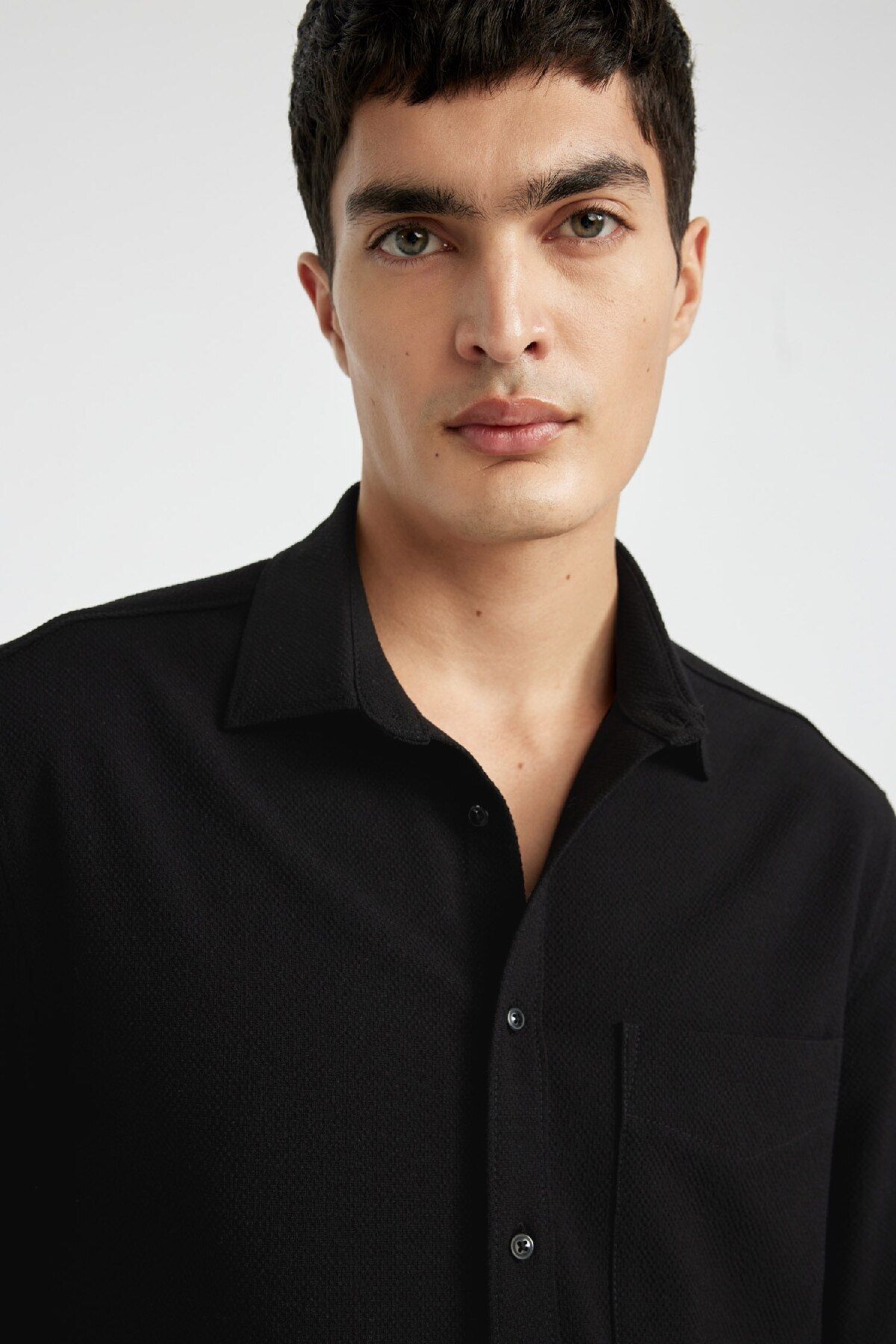 DeFacto-Regular Fit Polo Kragen Crinkle Basic Plain Langarm Schwarz Hemd B6484ax24sp 4