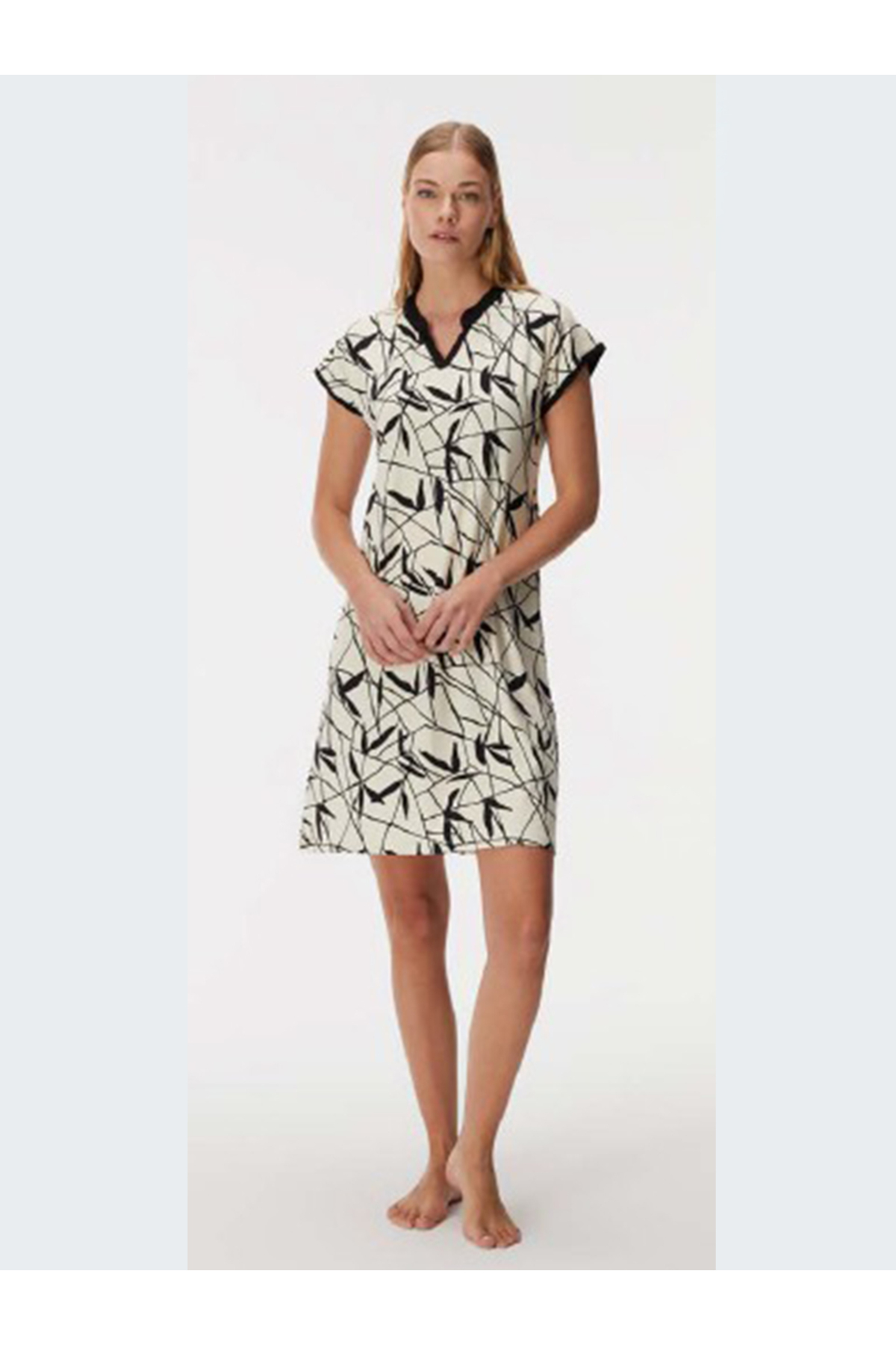 Edam İç Giyim Kadın Kısa Kol V Yaka Desenli Gecelik