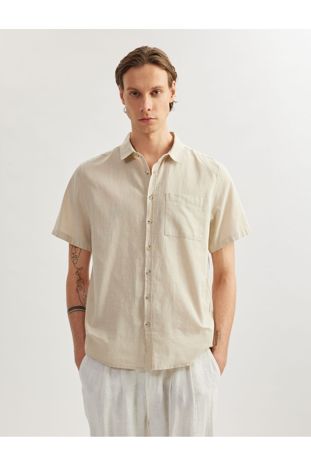 Koton Yeni Sezon Kısa Kollu Pamuklu Cep Detaylı Slim Fit Gömlek