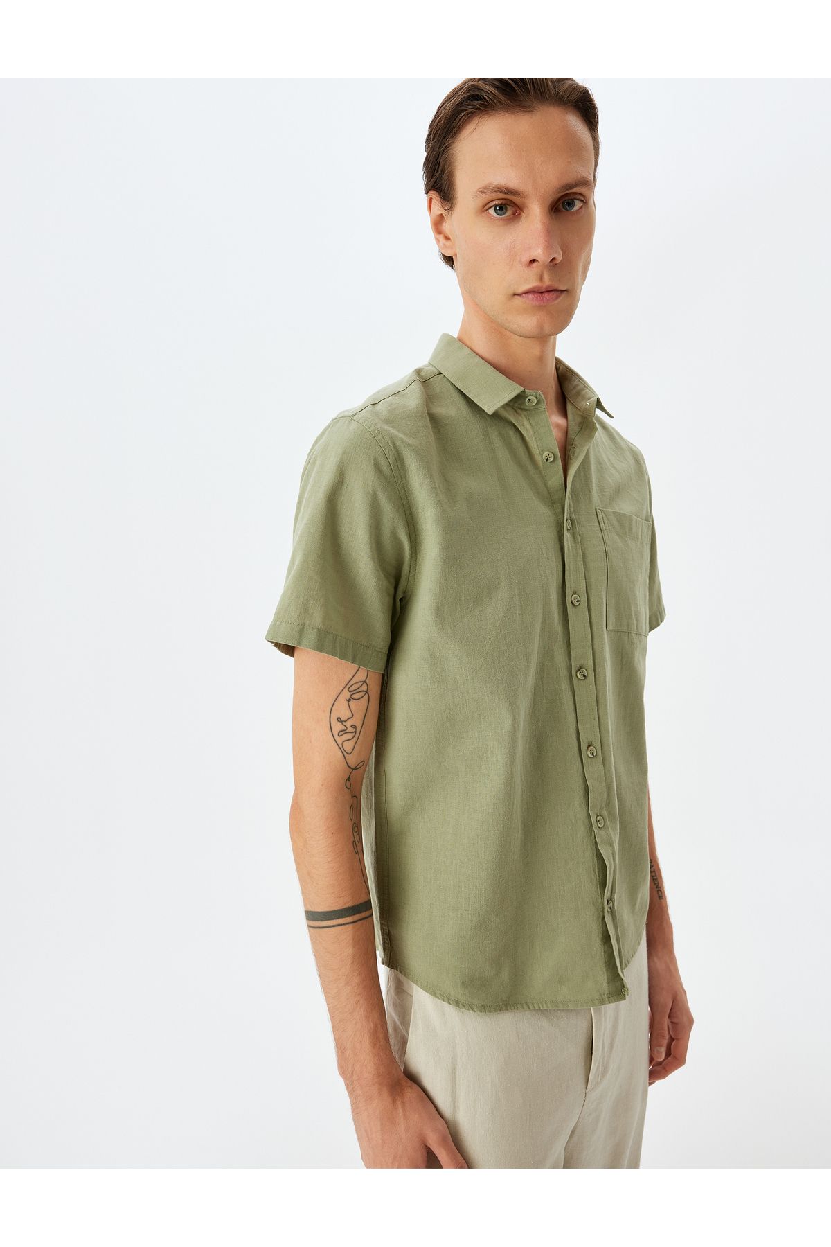 Koton Yeni Sezon Kısa Kollu Pamuklu Cep Detaylı Slim Fit Gömlek