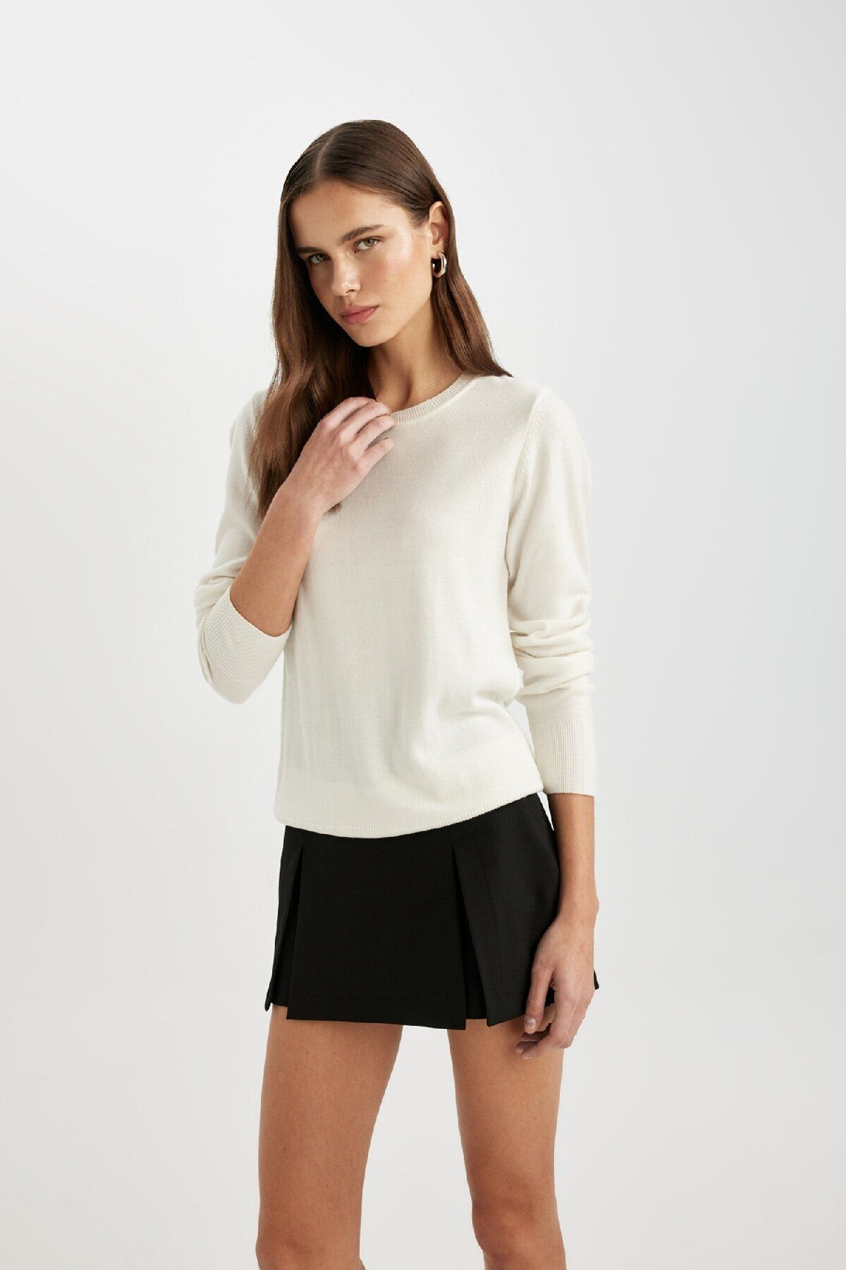 DeFacto-Weich strukturierter Basic-Strickpullover mit normaler Passform und Rundhalsausschnitt 3113666 3