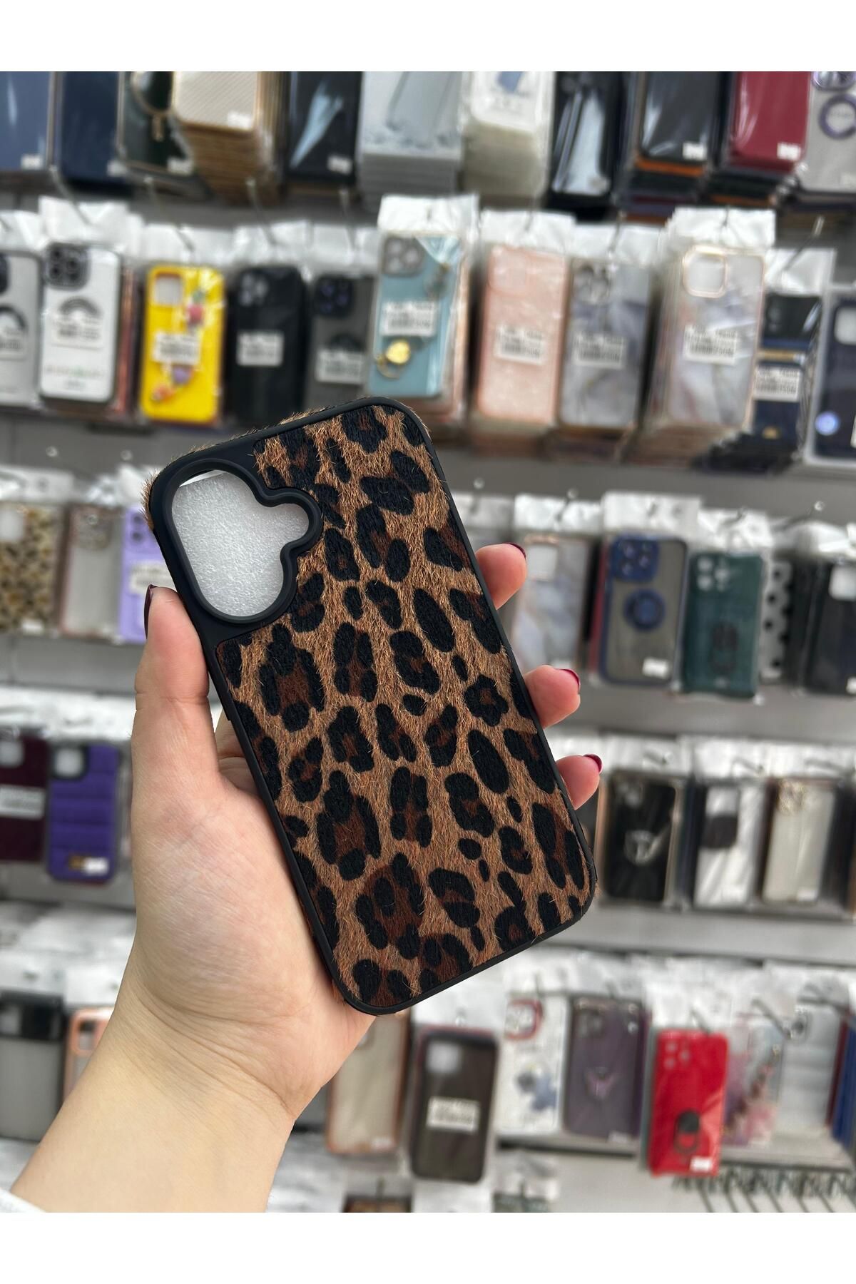 TECNOTREND Apple iphone 16 Tüylü Leopar KILIF