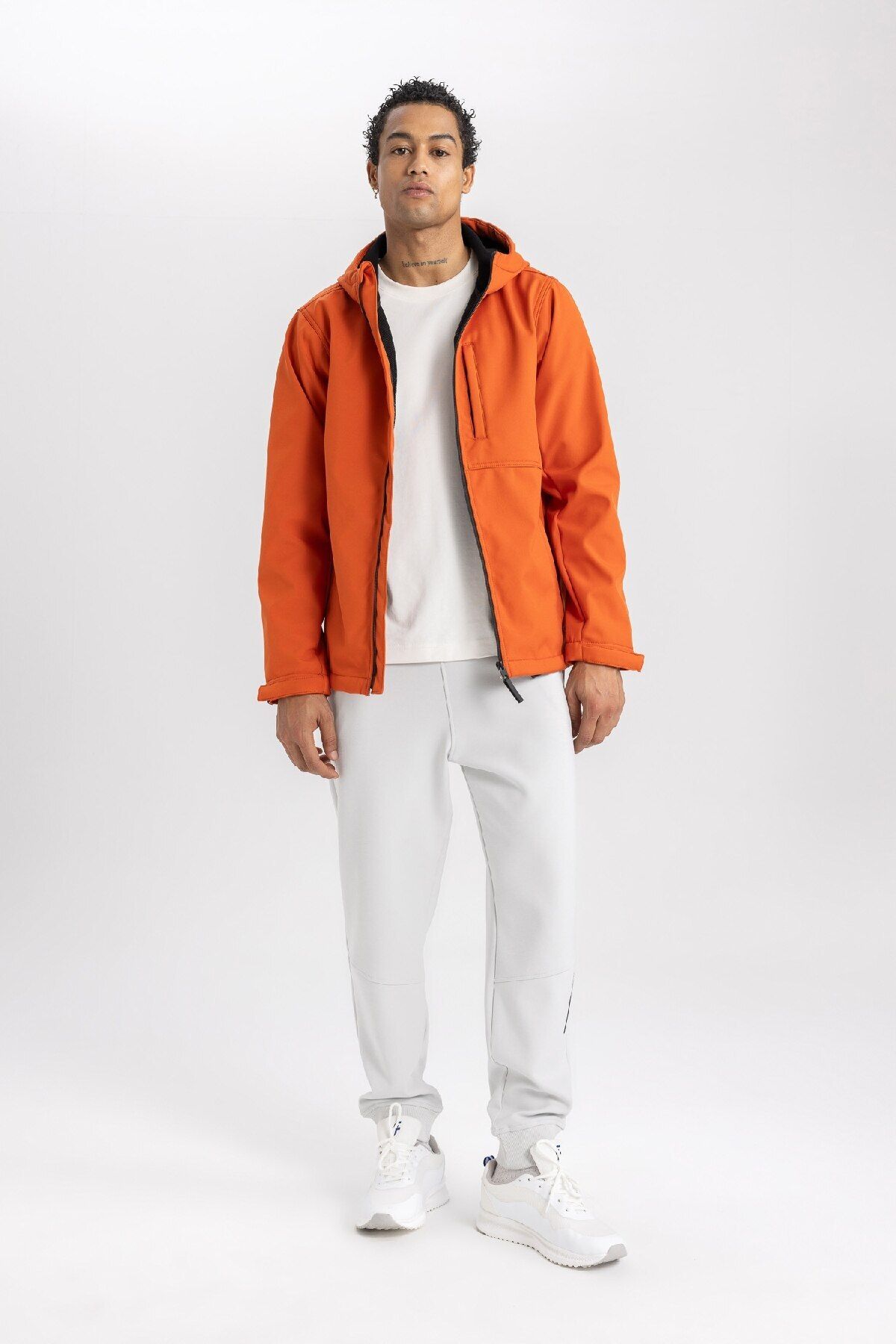 DeFacto-Softshell-Mantel – wasserabweisend, winddicht, Kapuzenpullover, Reißverschluss C3071ax24sp 2
