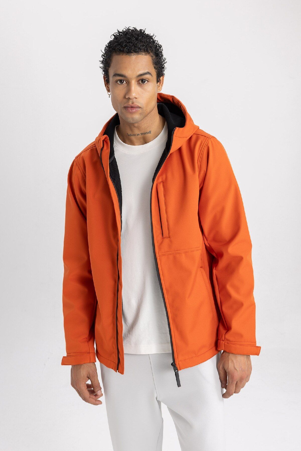 DeFacto-Softshell-Mantel – wasserabweisend, winddicht, Kapuzenpullover, Reißverschluss C3071ax24sp 3