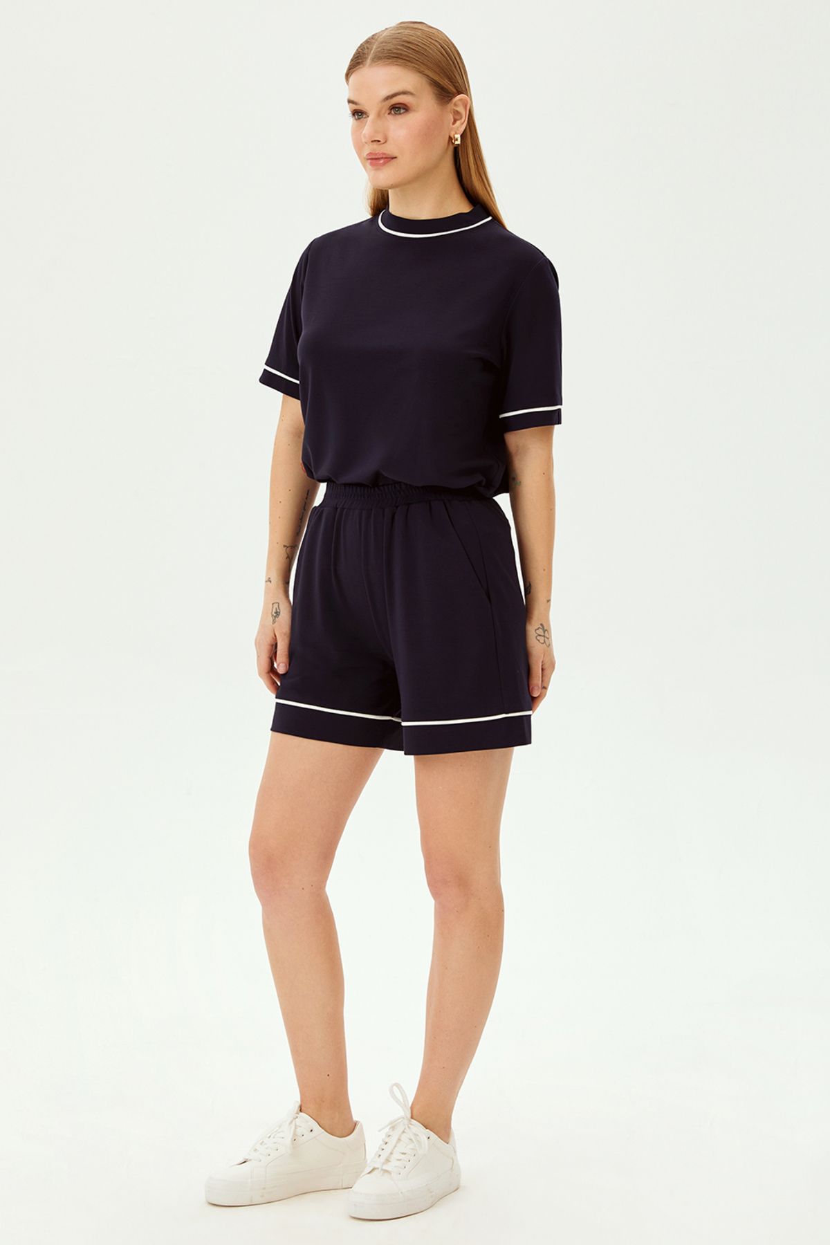 Allyco-Short Regular Knitted Shorts with Elastic Waistband and Stripe Detail 6