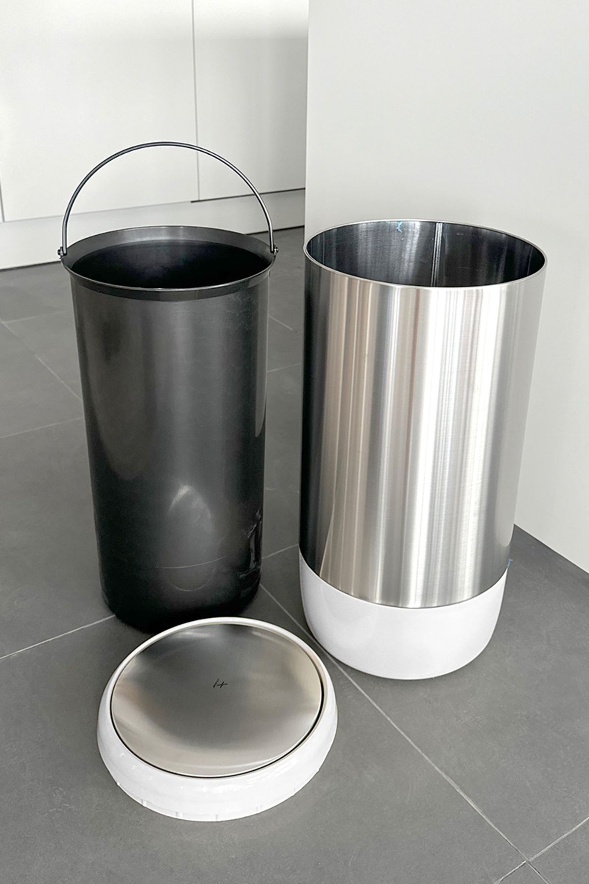 Prima Nova-Lima 30 Lt Trash Can White 2
