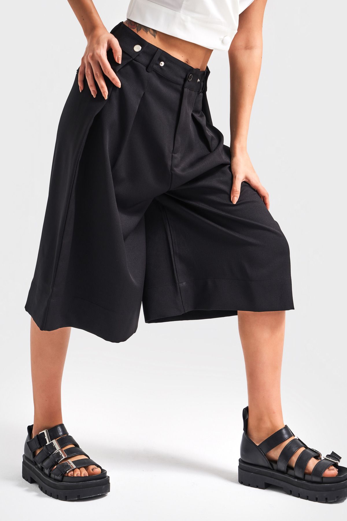its basic-Skinty Motly Eared Pleated Turbo Racer Turkuluk Pants 3