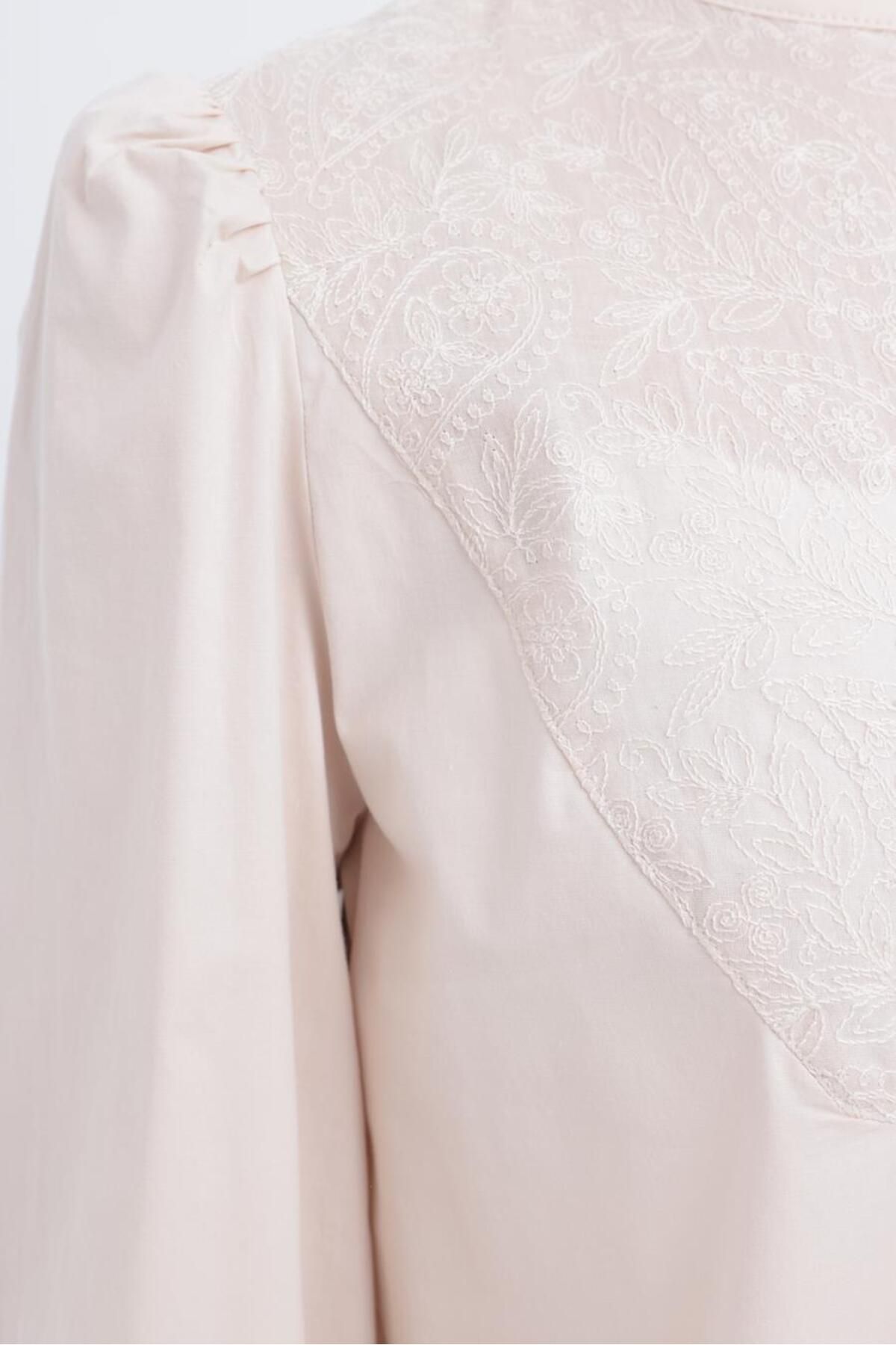 ALLDAY-Poplin Tunic with Stone-Festoon Garnish and Elasticized Sleeves 5
