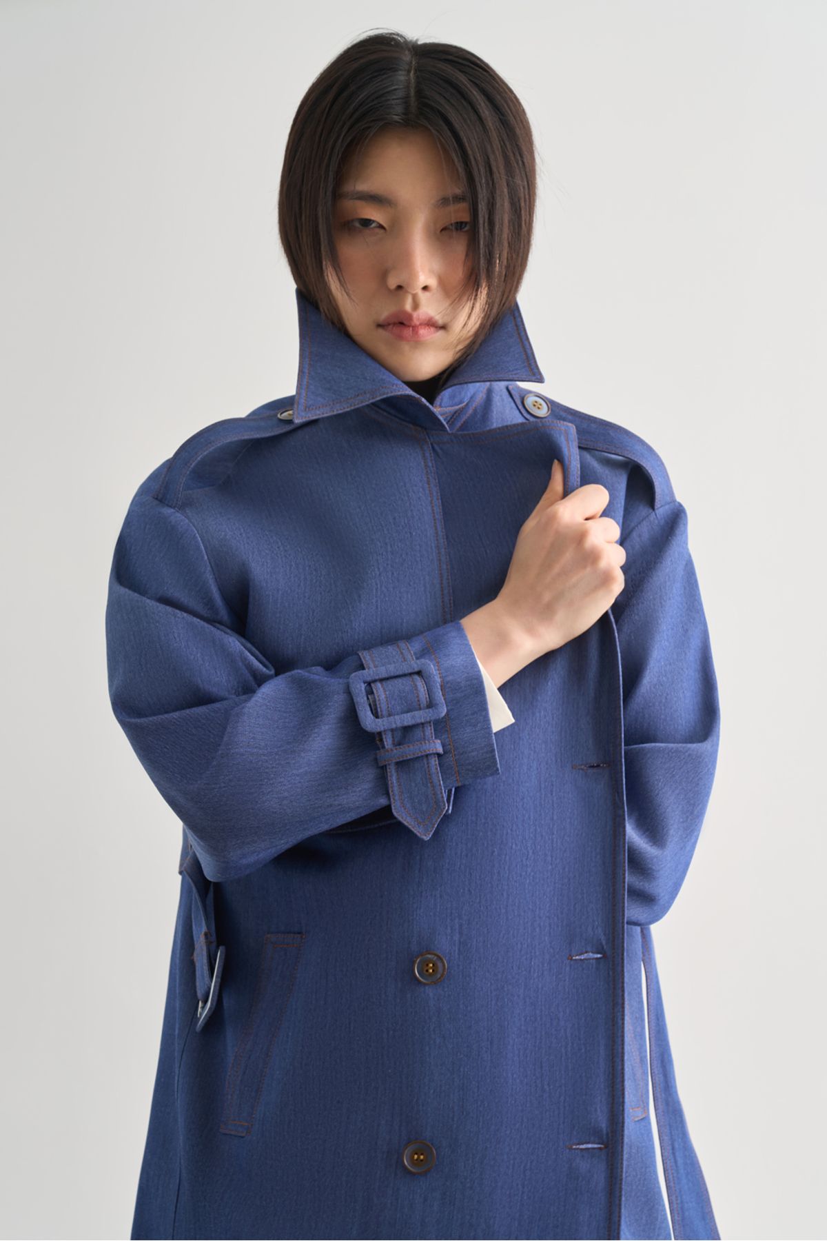 Mizalle-Denim Textured Long Indigo Blue Trench Coat 5