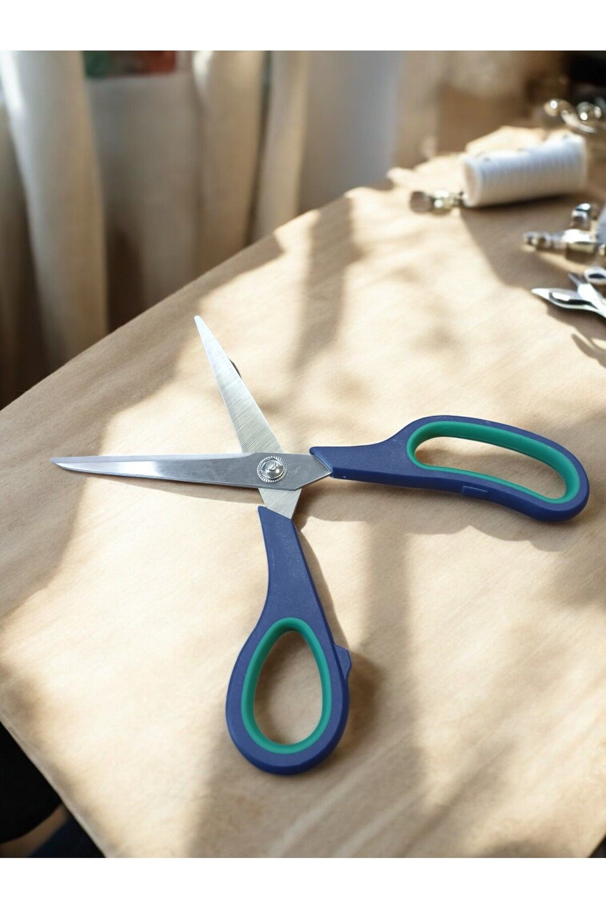 intoku-Stainless Steel Large Size Tailor Scissors 8.5 3