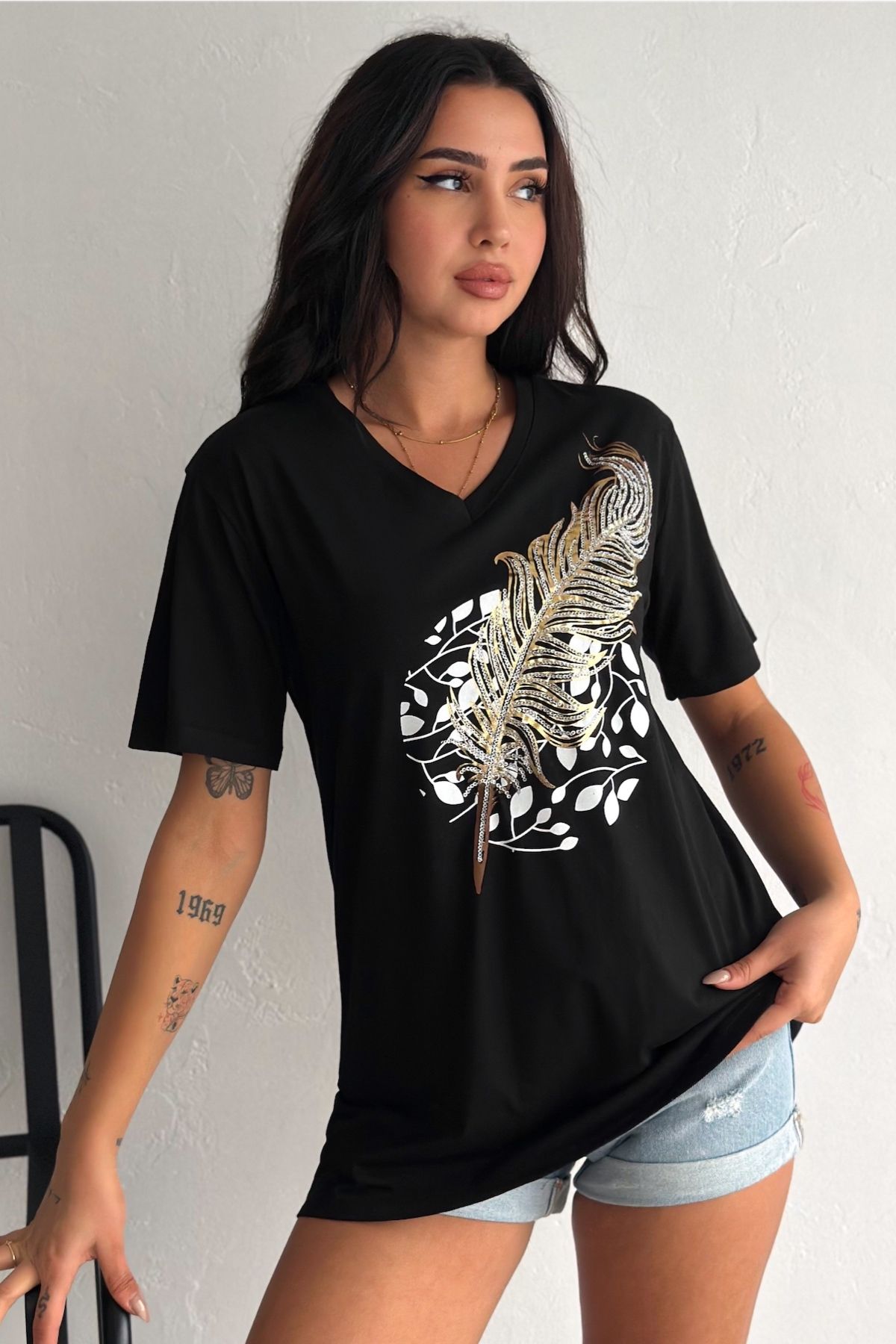FEMELLE-Women's Black V-Neck Plus Size Feather Pattern Sequin Sequin Embroidered 100% Cotton T-Shirt 4