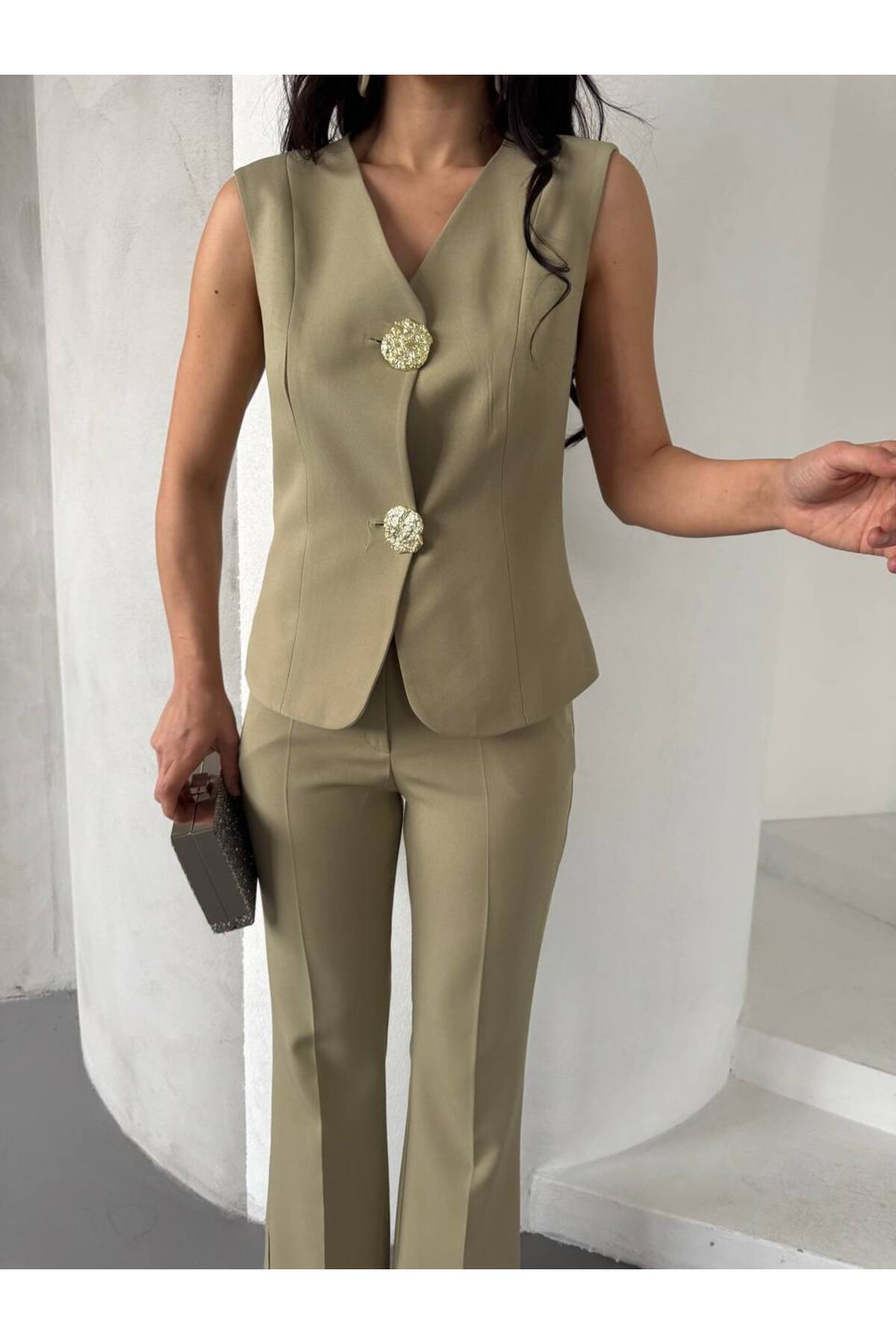 Ensemble veste et pantalon kaki femme à boutons dorés - Görsel 8