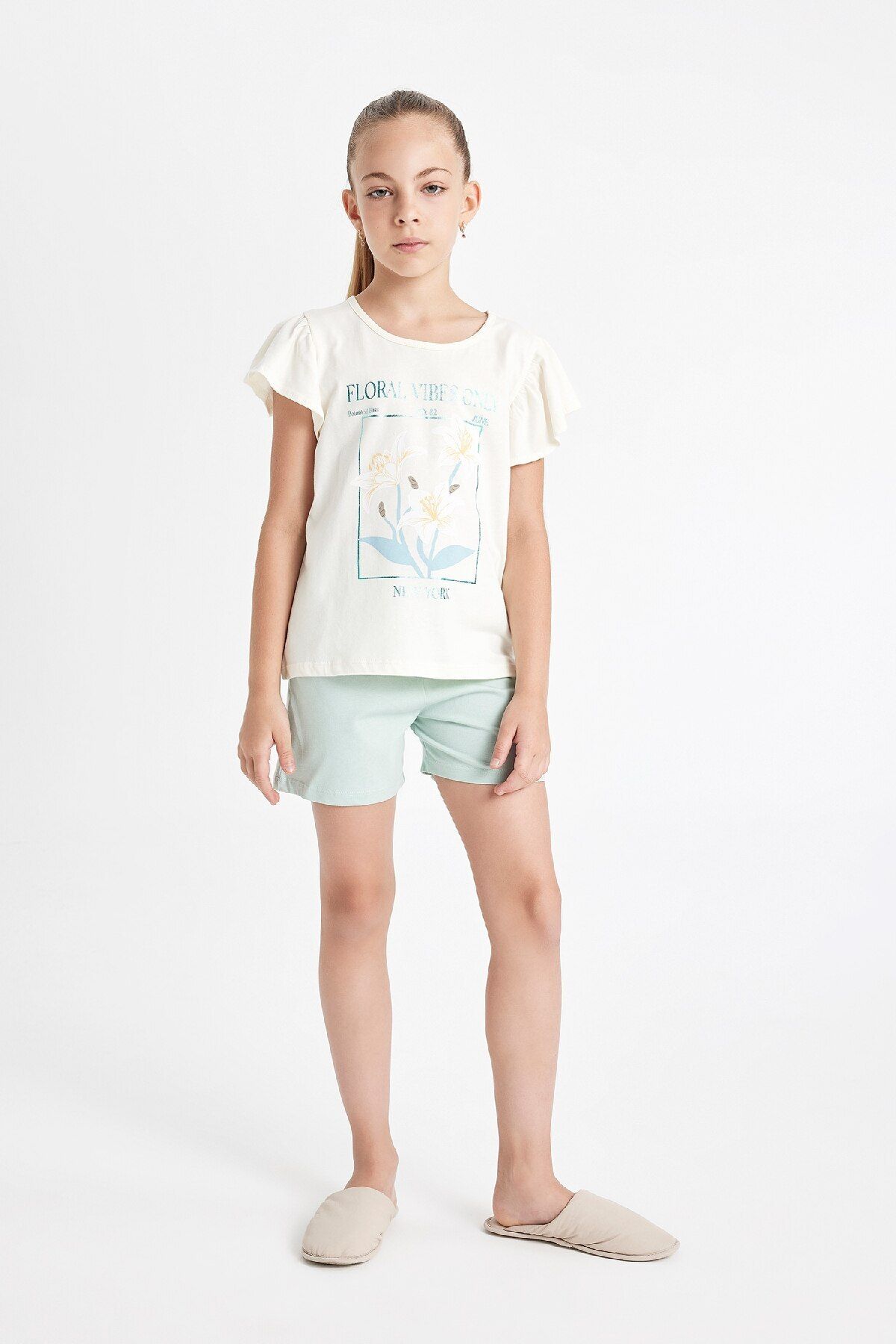 DeFacto Girl's Pajama Set Crew Neck Printed Short Sleeve Top Shorts C8497A824Sm
