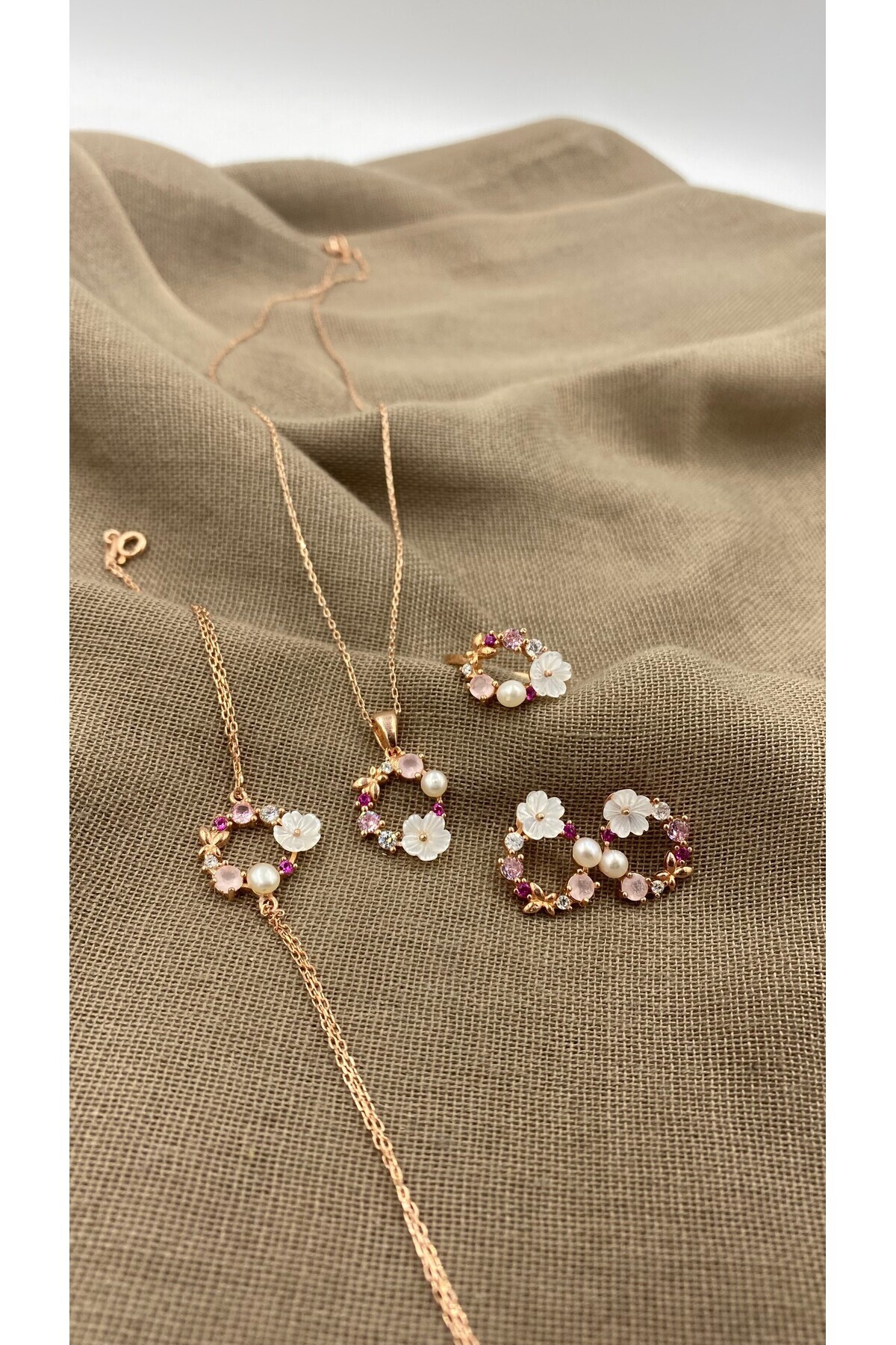 SURA SILVER İNCİ BAHARI MODEL 925 AYAR ROSE GÜMÜŞ SET (KOLYE,BİLEKLİK,KÜPE VE AYARLANABİLİR YÜZÜK)