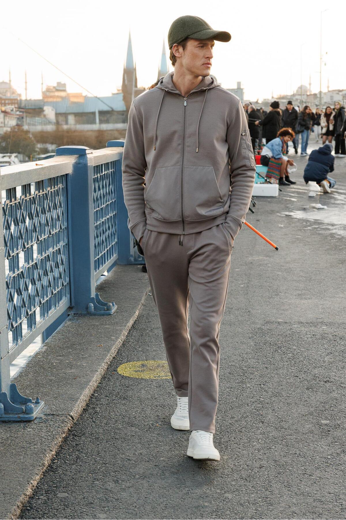 دسن تریکو تاپ ورزشی مردانه جیب‌دار کانگورو کلاه‌دار آنترا/ملانژ