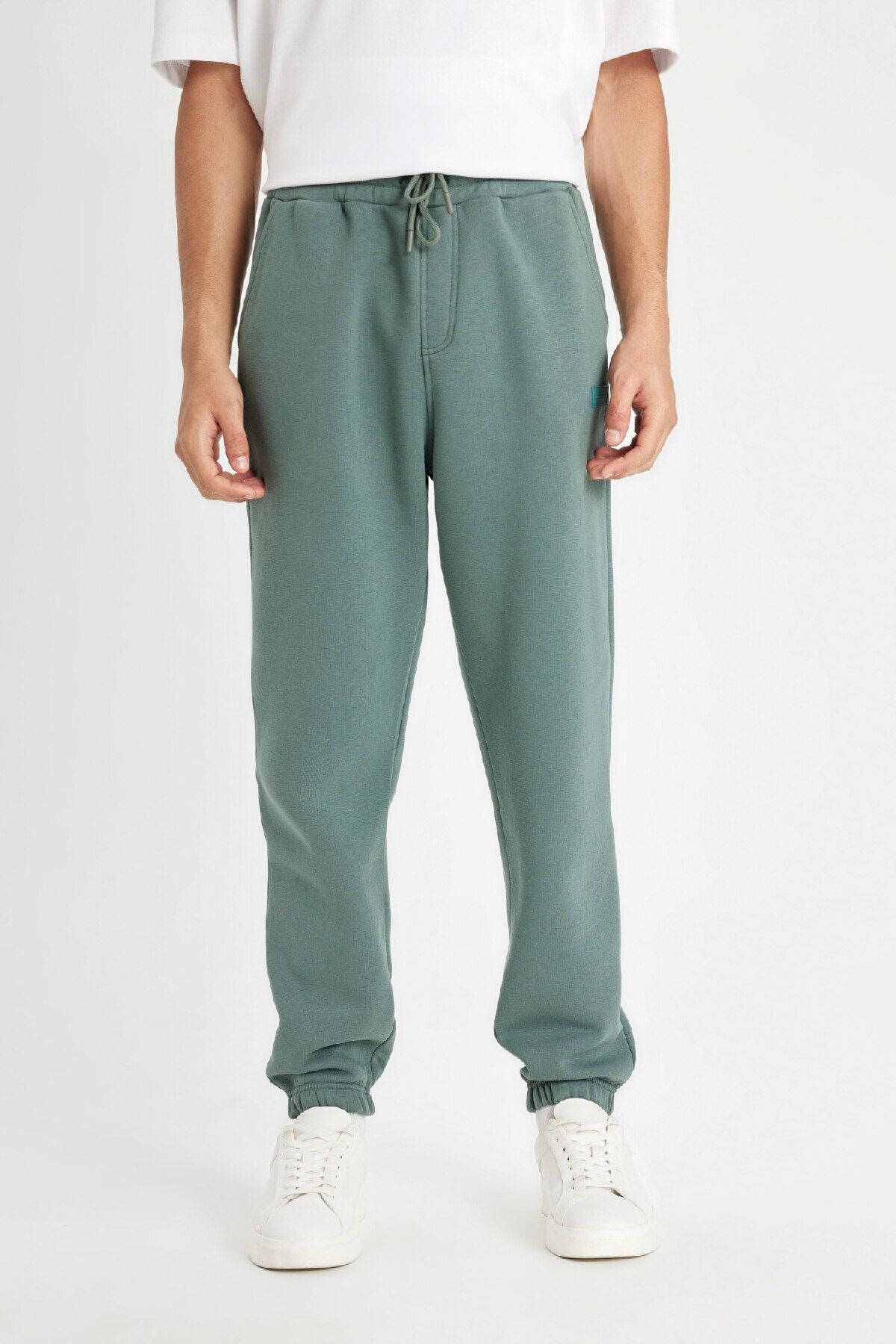 DeFacto-Regular Fit Jogger Sweatpants with Pockets Elastic Waist Leg X8286Az24Au 4