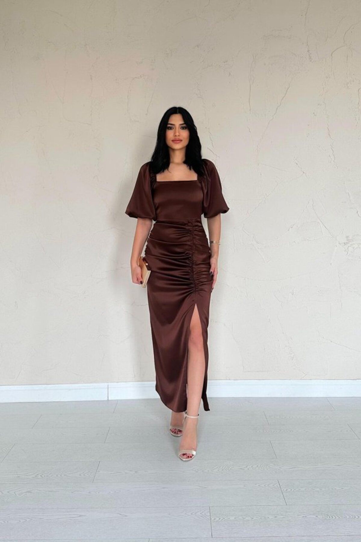 velmorafashion Kahverengi Büzgülü Saten Elbise