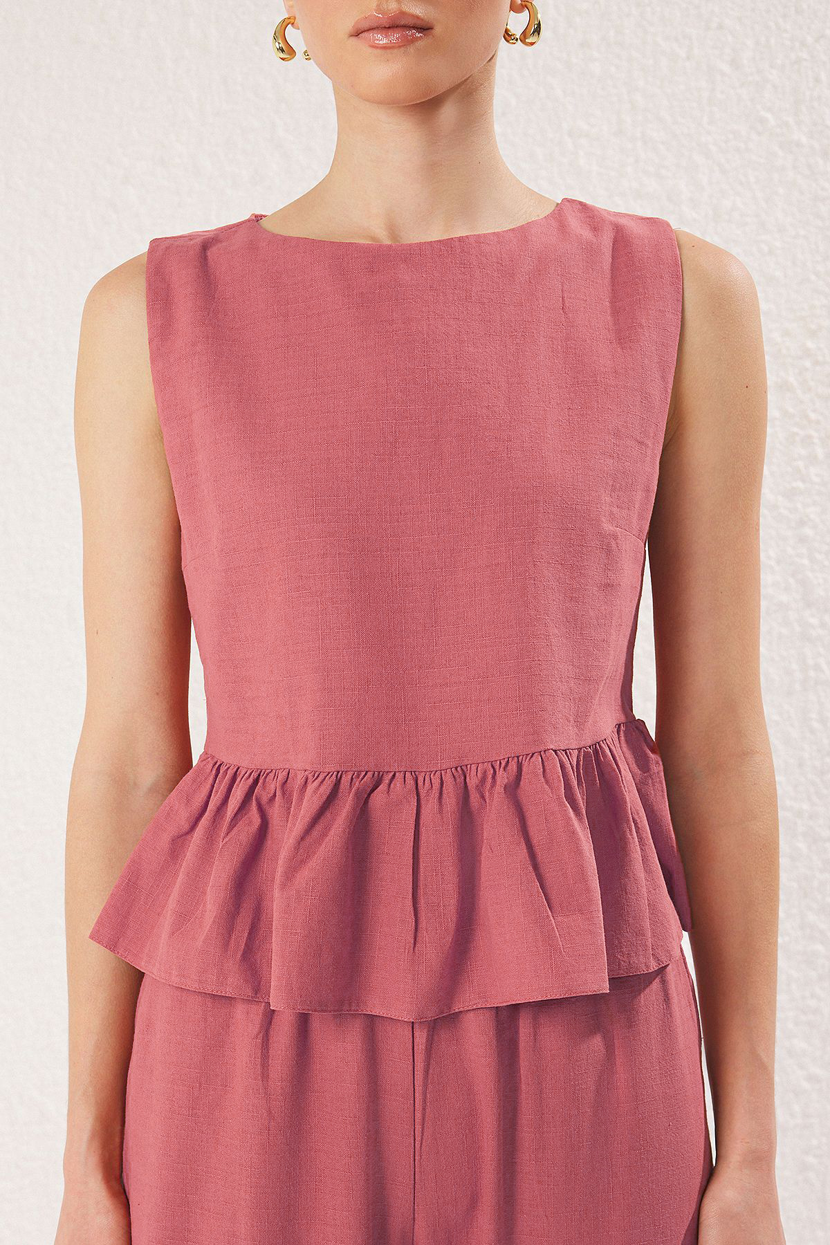 Trendyolmilla  Pembe Keten Görünümlü Bisiklet Yaka Bluz ve Pantolon Dokuma Alt-Üst Takım TWOSS25AU00081 - Görsel 4