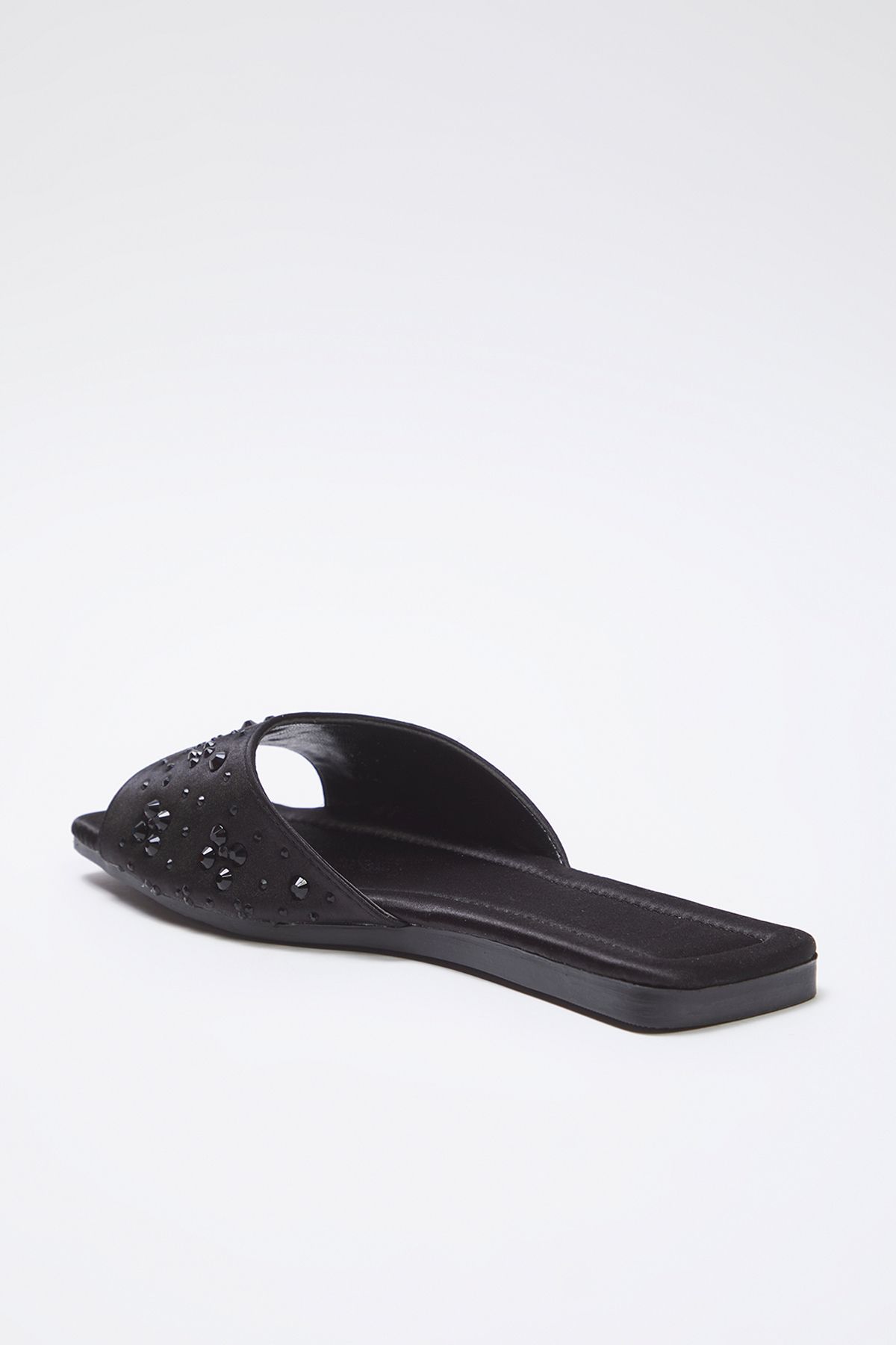 TRENDYOL SHOES-شبشب نسائي أنيق من الساتان الحجري الأسود TAKSS25TE00025 4
