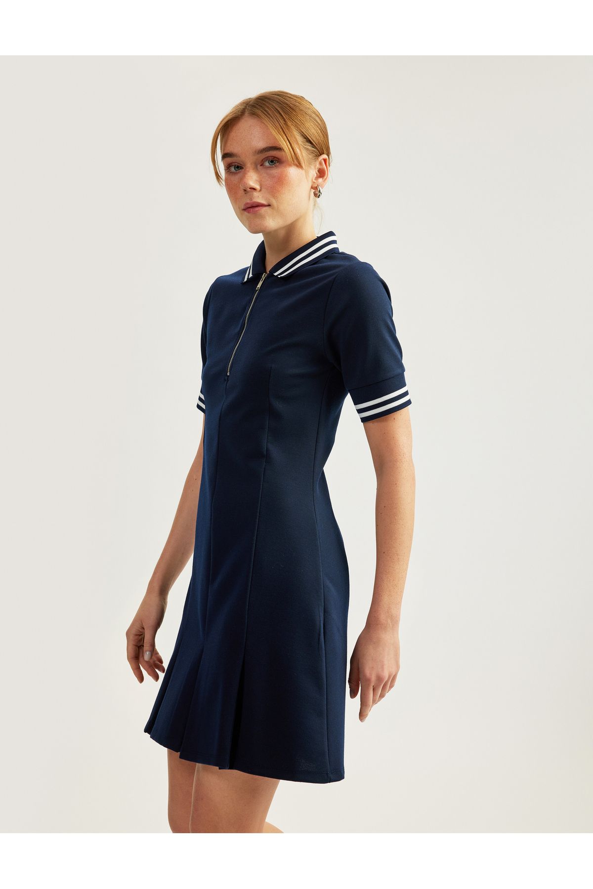 Koton Yeni Sezon Slim Fit Kısa Kollu Yarım Fermuar Detaylı Mini Polo Yaka Elbise