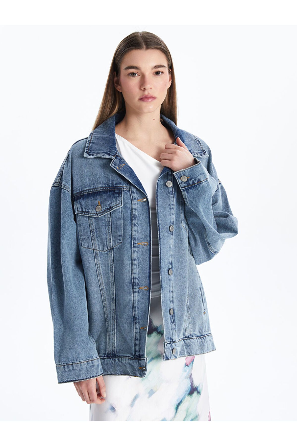 LC Waikiki Gömlek Yaka Oversize Kadın Jean Ceket