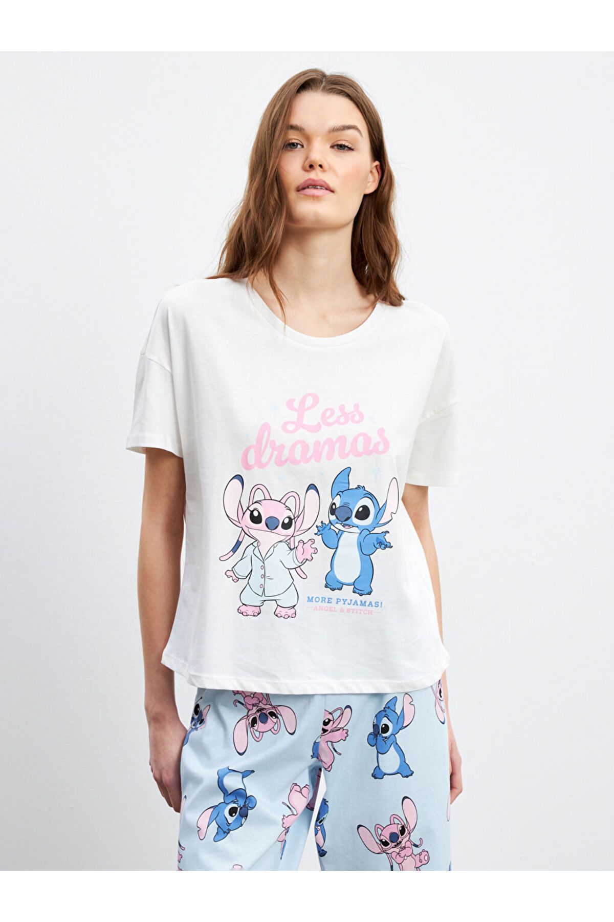 LC Waikiki Yeni Sezon Lilo & Stitch Baskili Kadin Kaprili Pijama Takimi - S5GT15Z8