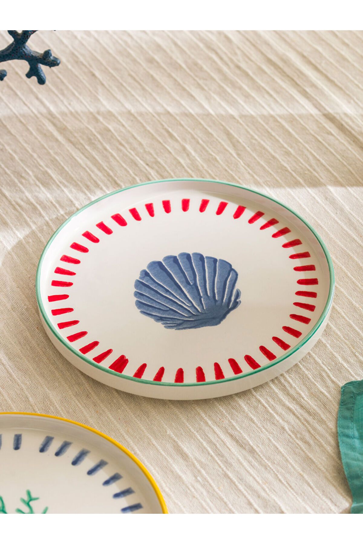 LC Waikiki-Sparkling Selections from Shining Store |   Mixed Printed Ceramic Cake Plate Set of 4 20 cm 3