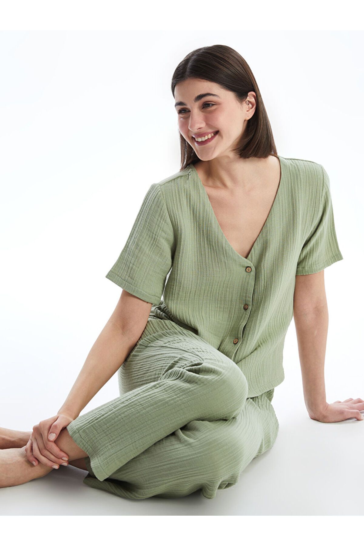 LC Waikiki Yeni Sezon V Yaka Kadin Pijama Takimi - S5EP74Z8