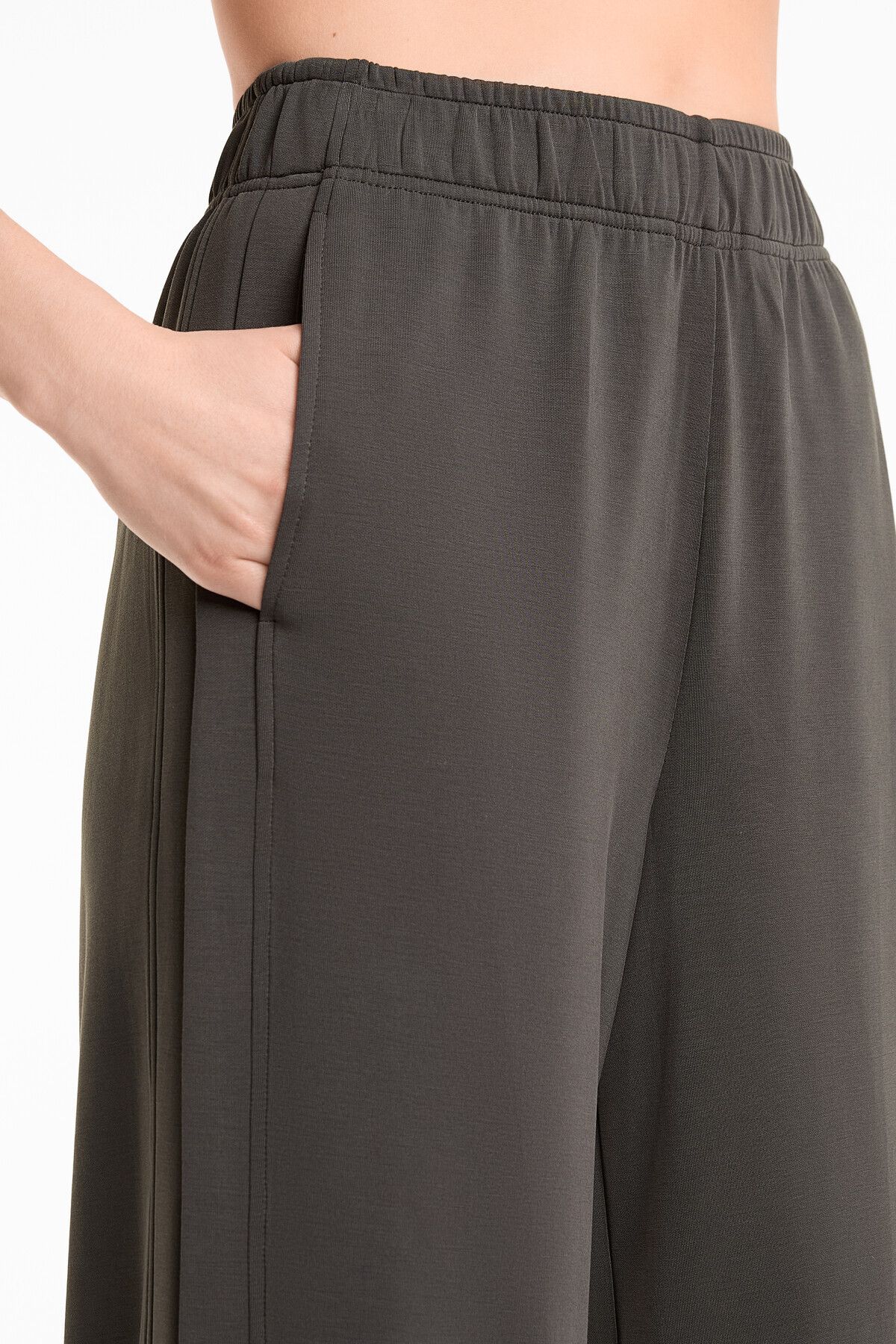 Oysho-Soft Touch trousers with modal and contrast side pleat 6