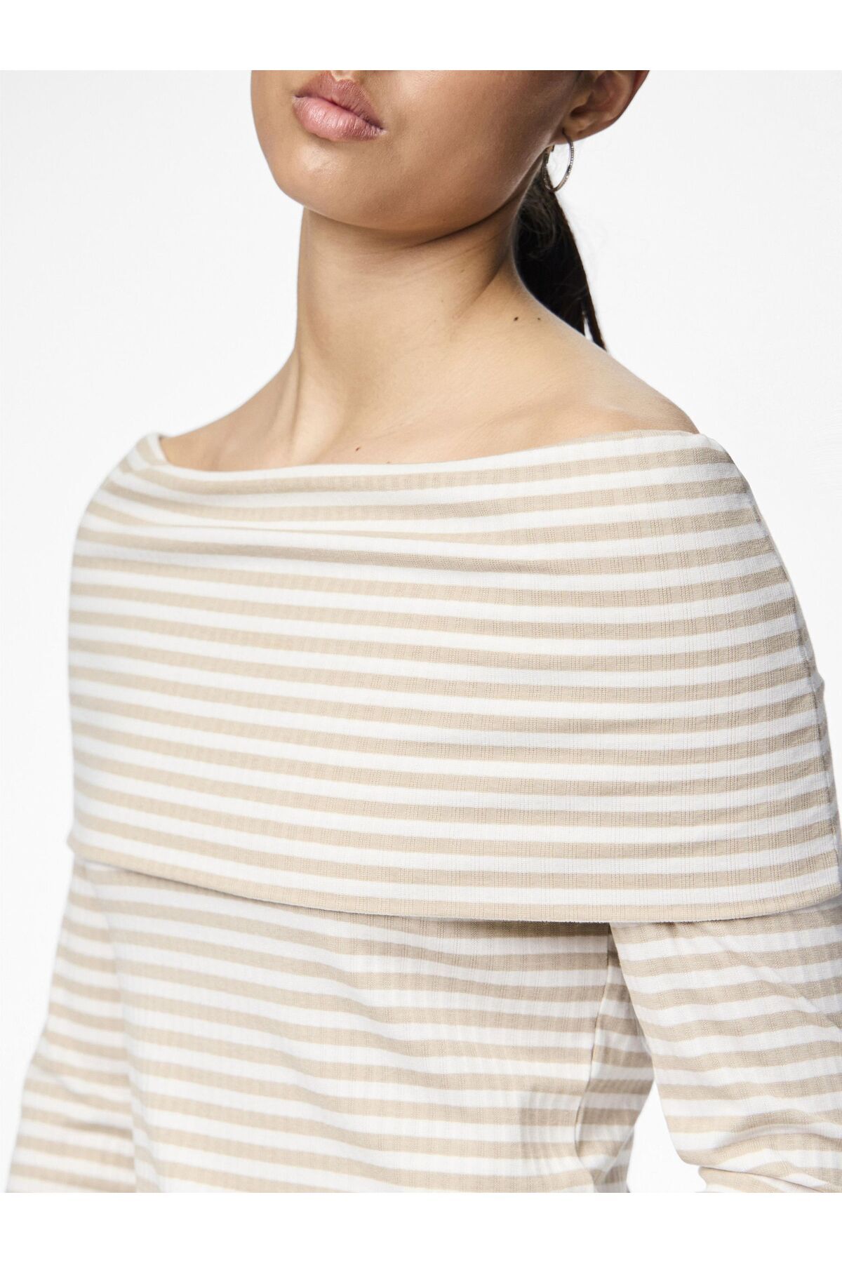 PIECES-Off-Shoulder-Top PCLAYA 5