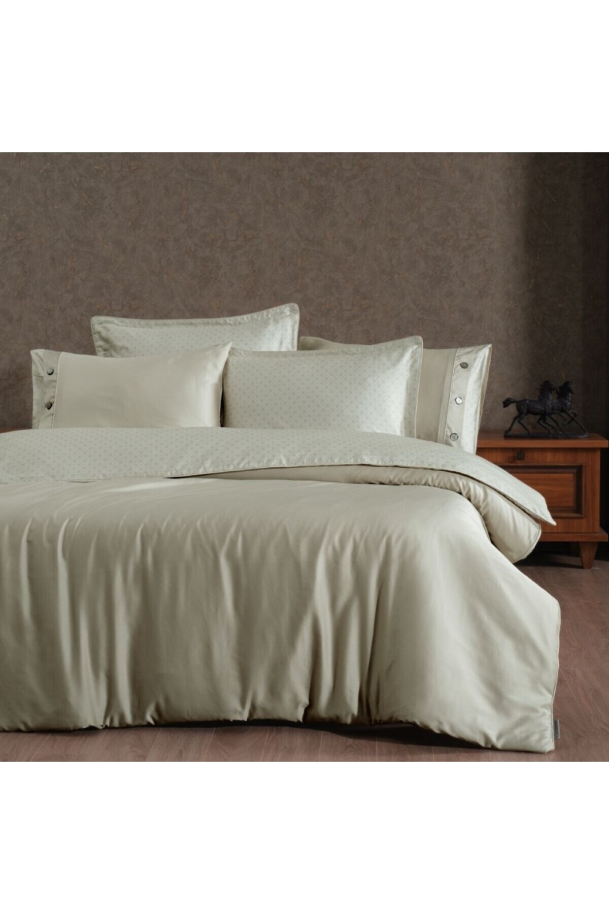LAROMANO-Egyptian cotton bed linen, Silk Satin, Myron Wind (beige) 1