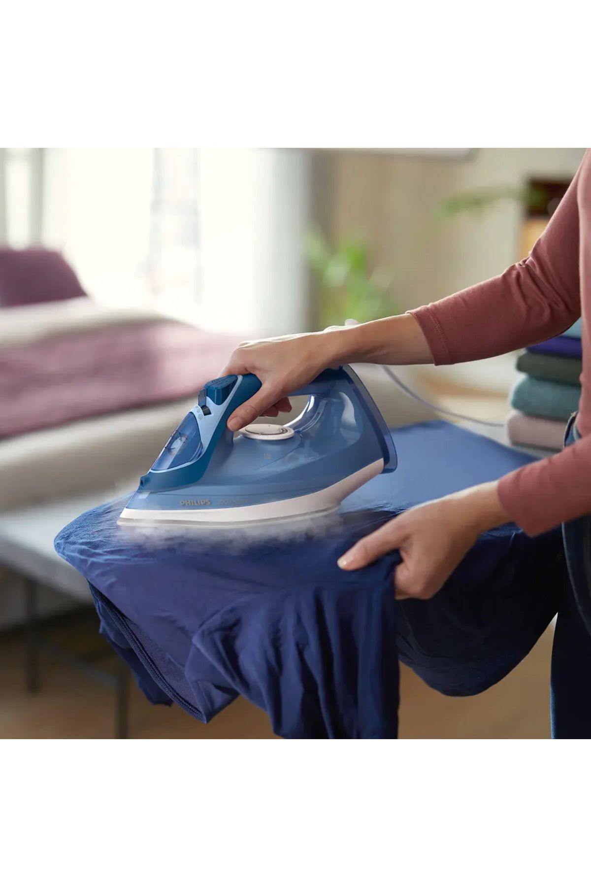 Philips-Fier de calcat Philips Seria 3000, putere 2400W, jet continuu de abur 40g/min, culoare albastru 5