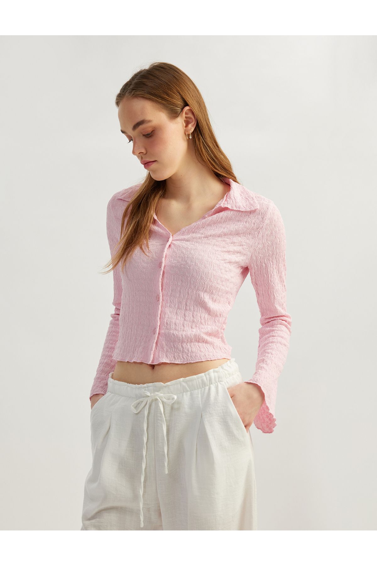 Koton Yeni Sezon Slim Fit Uzun Kollu Dokulu Gömlek Yaka Düğmeli Tişört Bürümcük