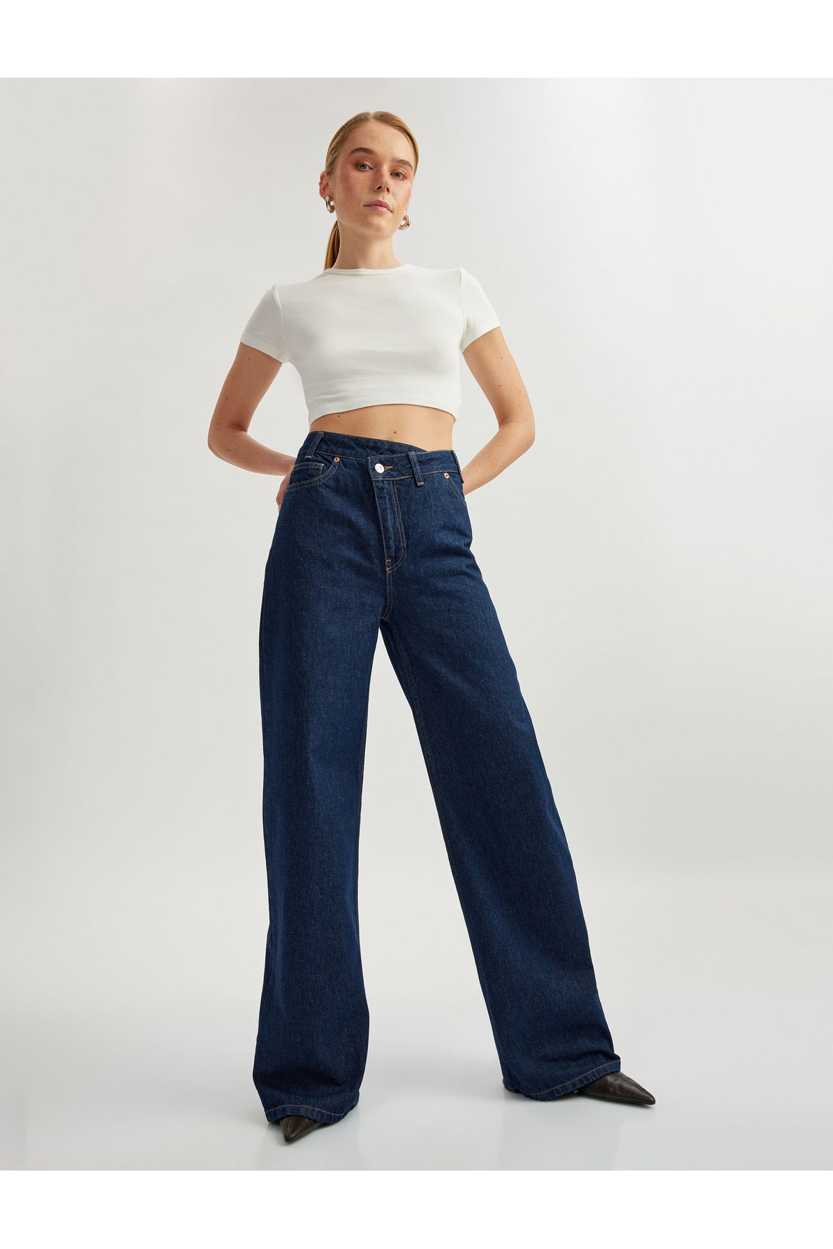 Koton Yeni Sezon Loose Straight Fit Pamuklu Düğme Detaylı Denim Pantolon - Loose Straight Fit Jean