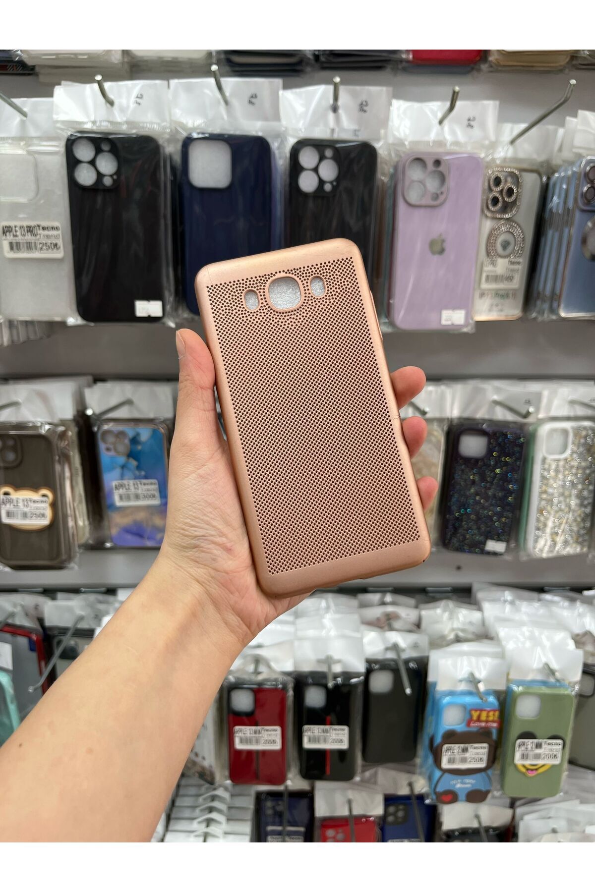 TECNOTREND Galaxy J7 2016 Uyumlu İnce Delikli Sert Silikon Kılıf