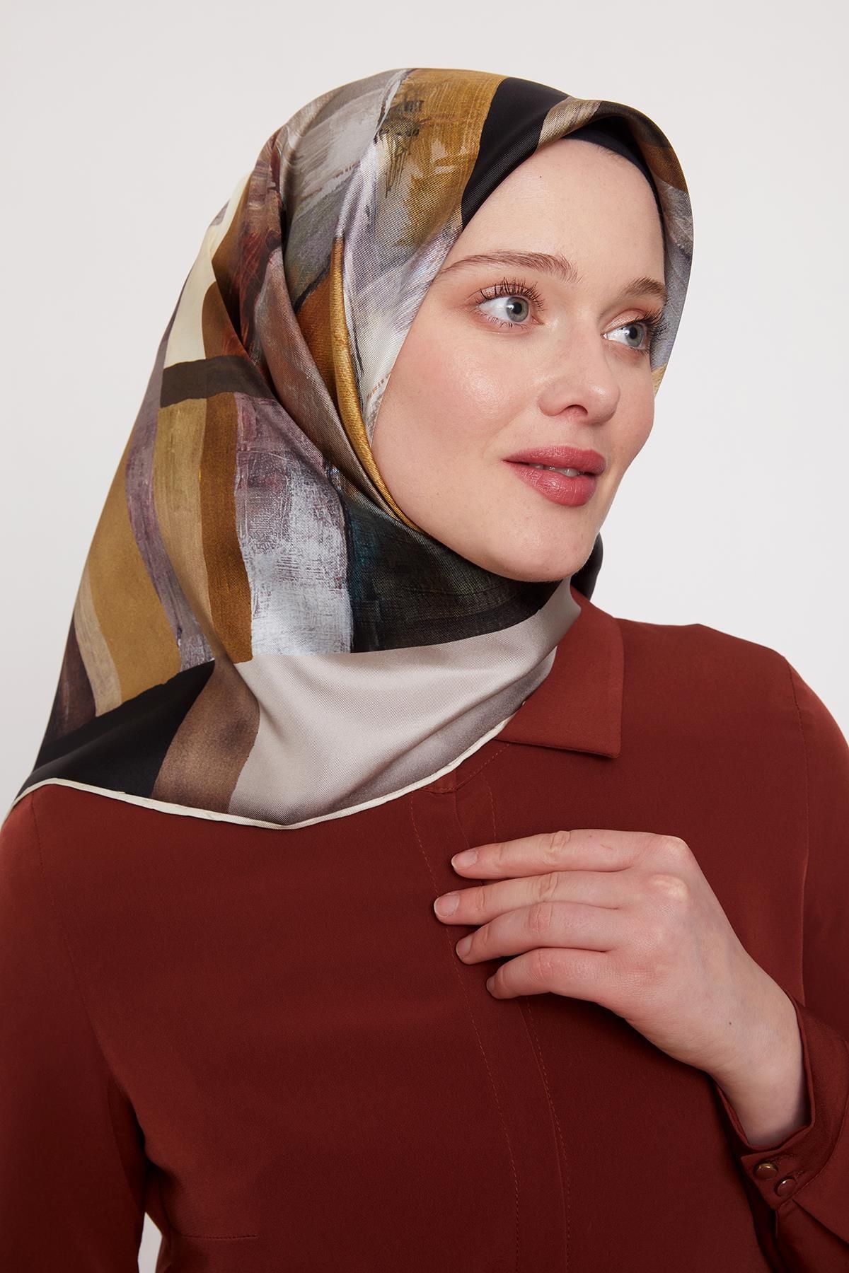 Levidor-Eșarfă de mătase din twill cu model abstract negru 3