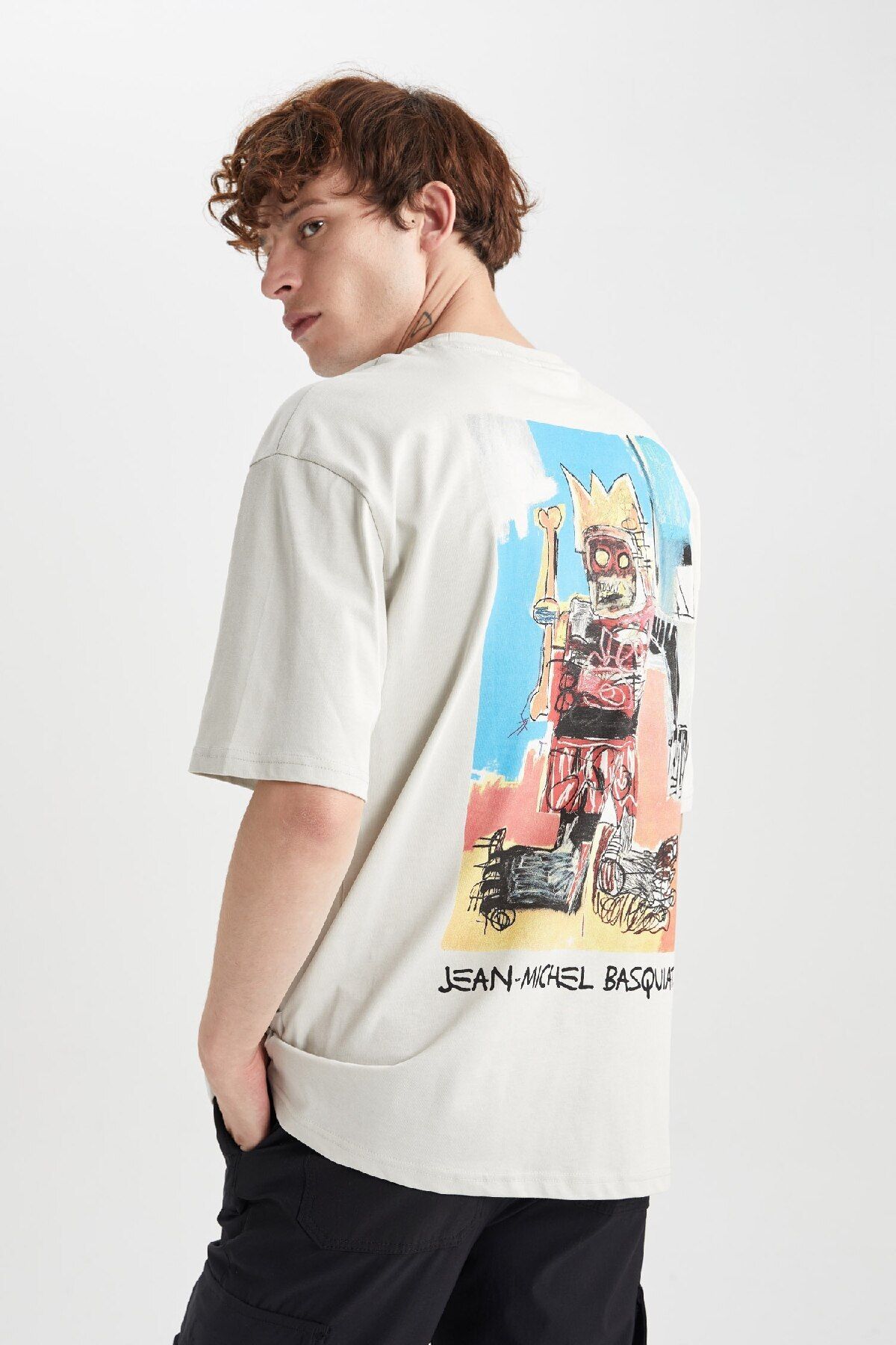 DeFacto-Jean Michel Basquiat Oversize Crew Neck Back Print T-Shirt A9427Ax23Hs 7