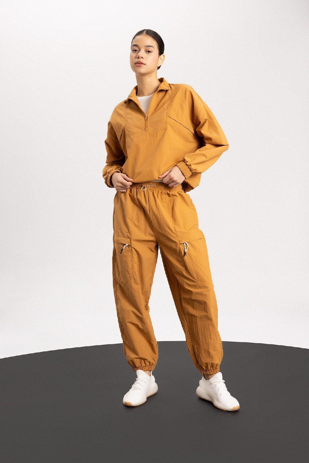 DeFacto-DeFactoFit Jogginghose mit lockerer Passform und zwei Taschen, Jogger-Bein, Standardgröße, B4214AX24SP 2