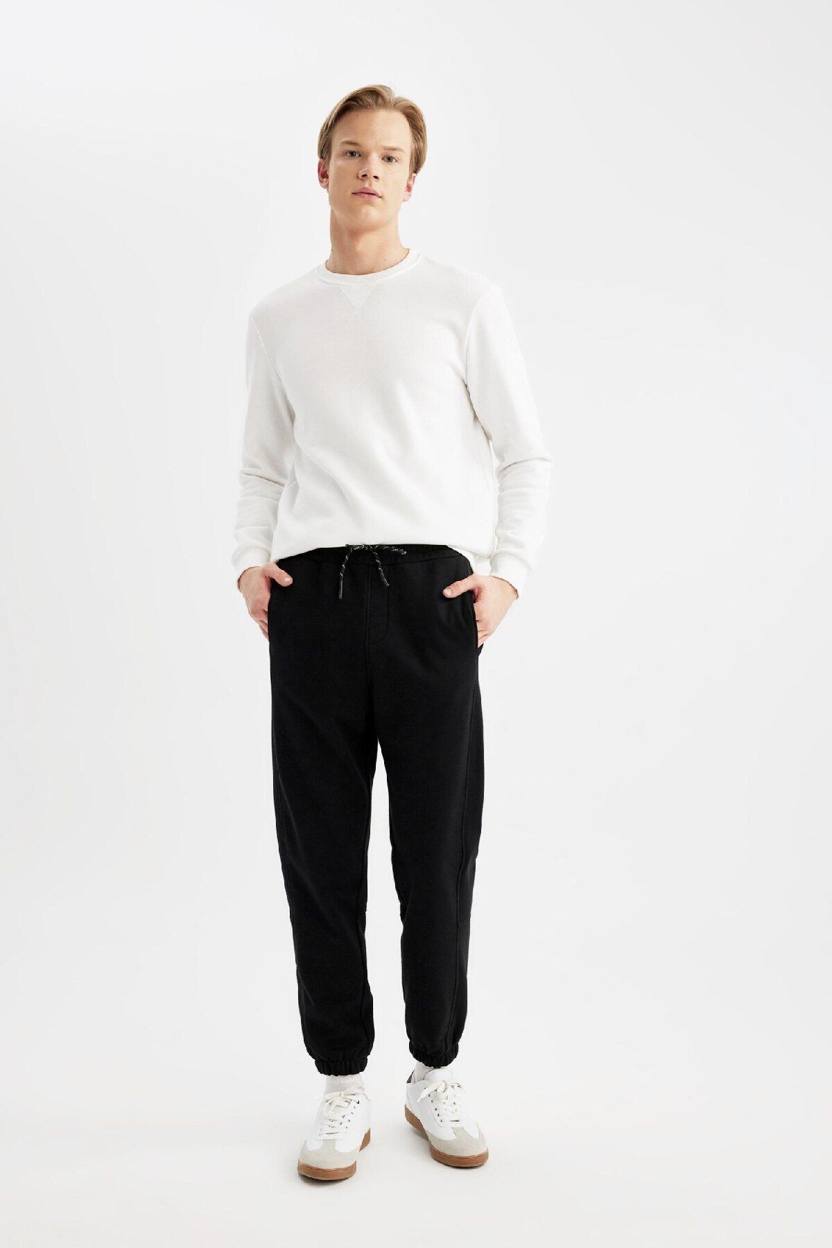DeFacto-Regular Fit Sweatpants Pockets Lace up Waist Elastic Leg B6155Ax24Sp 3