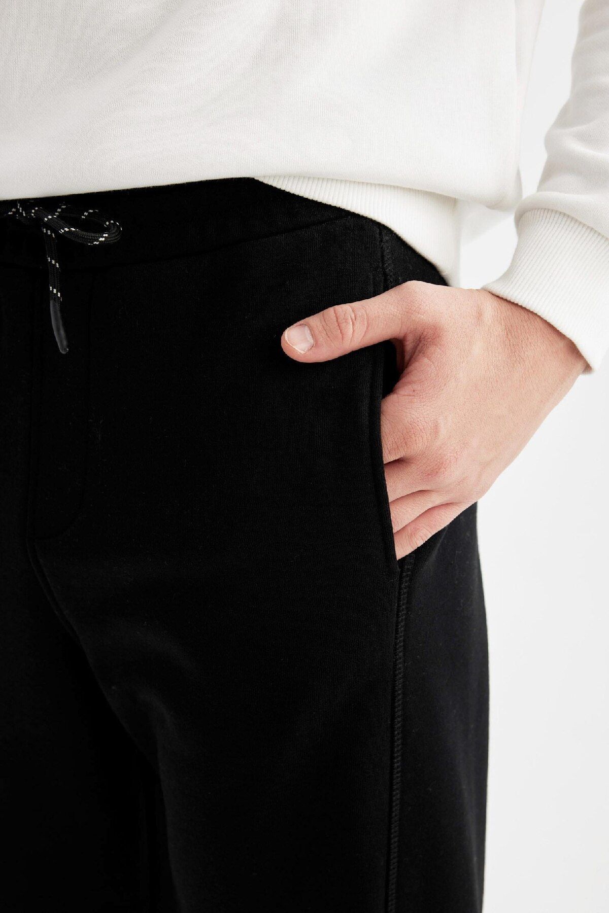 DeFacto-Regular Fit Sweatpants Pockets Lace up Waist Elastic Leg B6155Ax24Sp 7