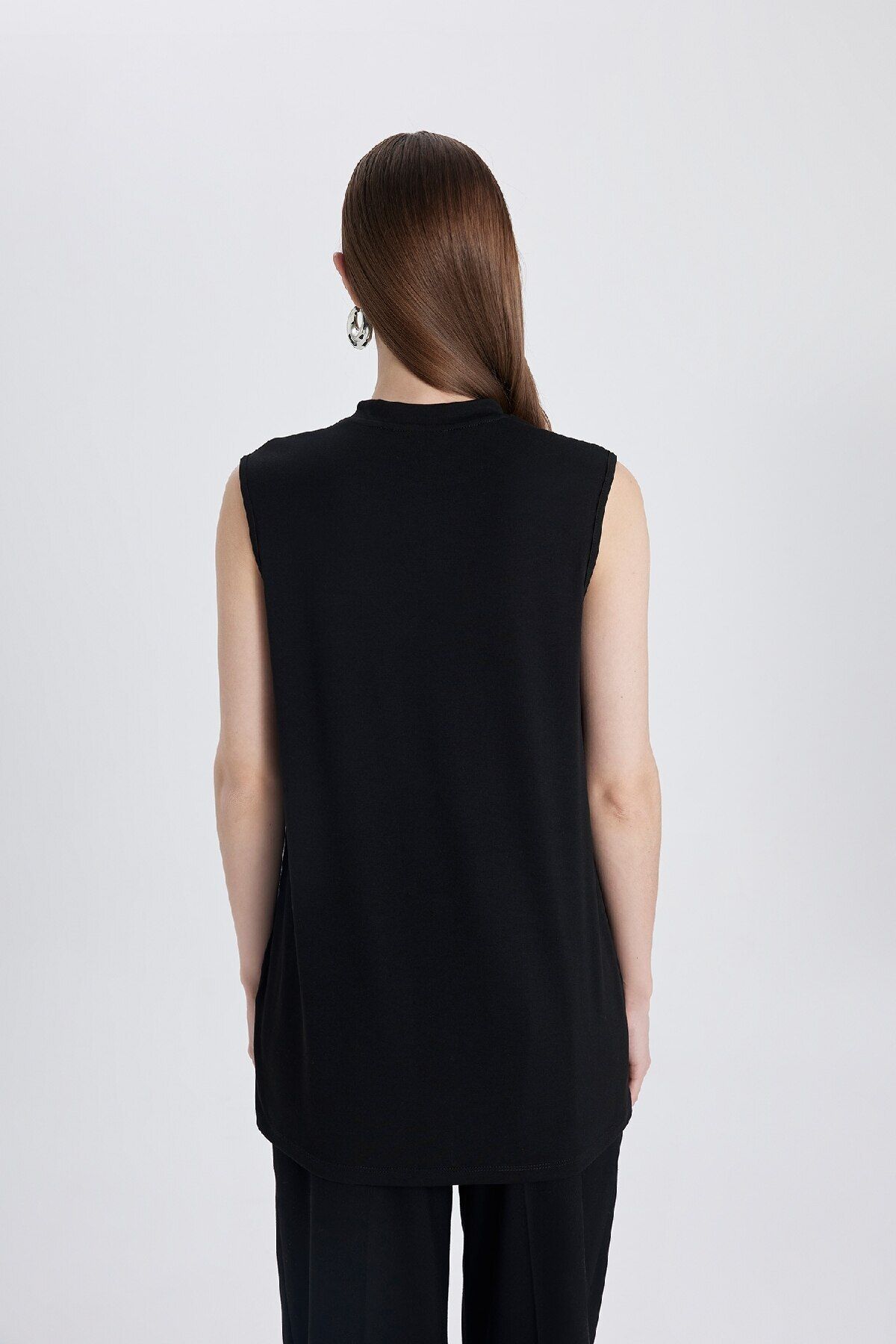 DeFacto-Regular Fit Crew Neck Sleeveless Basic Plain Black Hijab Tunic A8352Ax24Sp 6