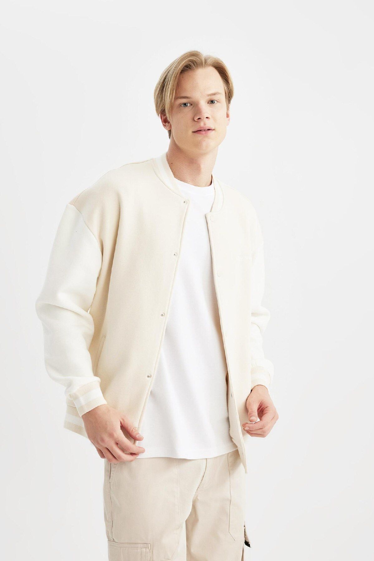 DeFacto-College Collar Bomber Cardigan - Oversize with Soft Feather, Pockets, Snap Closure Model B8157Ax24Sp 7