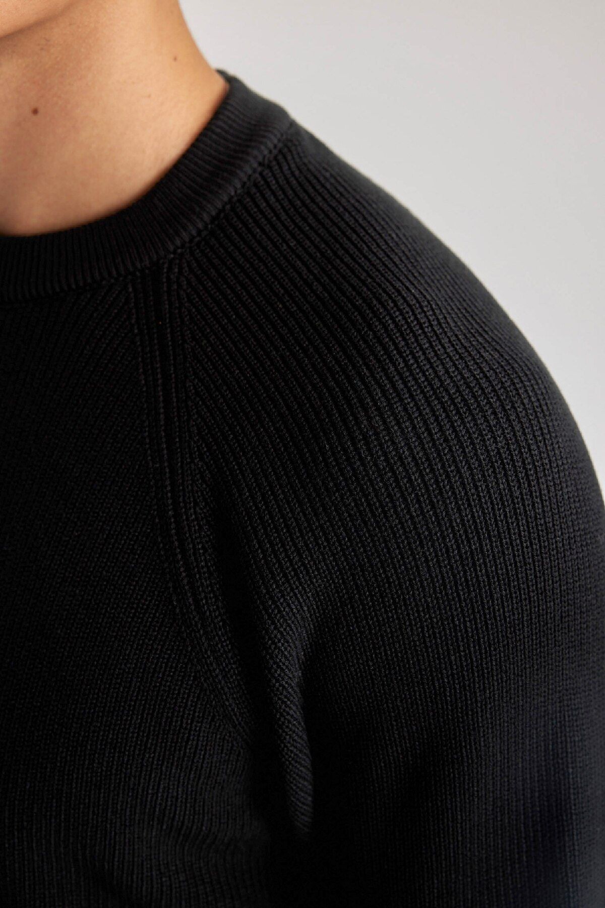 DeFacto-Standard-Passform, normaler Schnitt, Rundhalsausschnitt, Basic, einfarbig, Strickpullover A8458ax24sp 5
