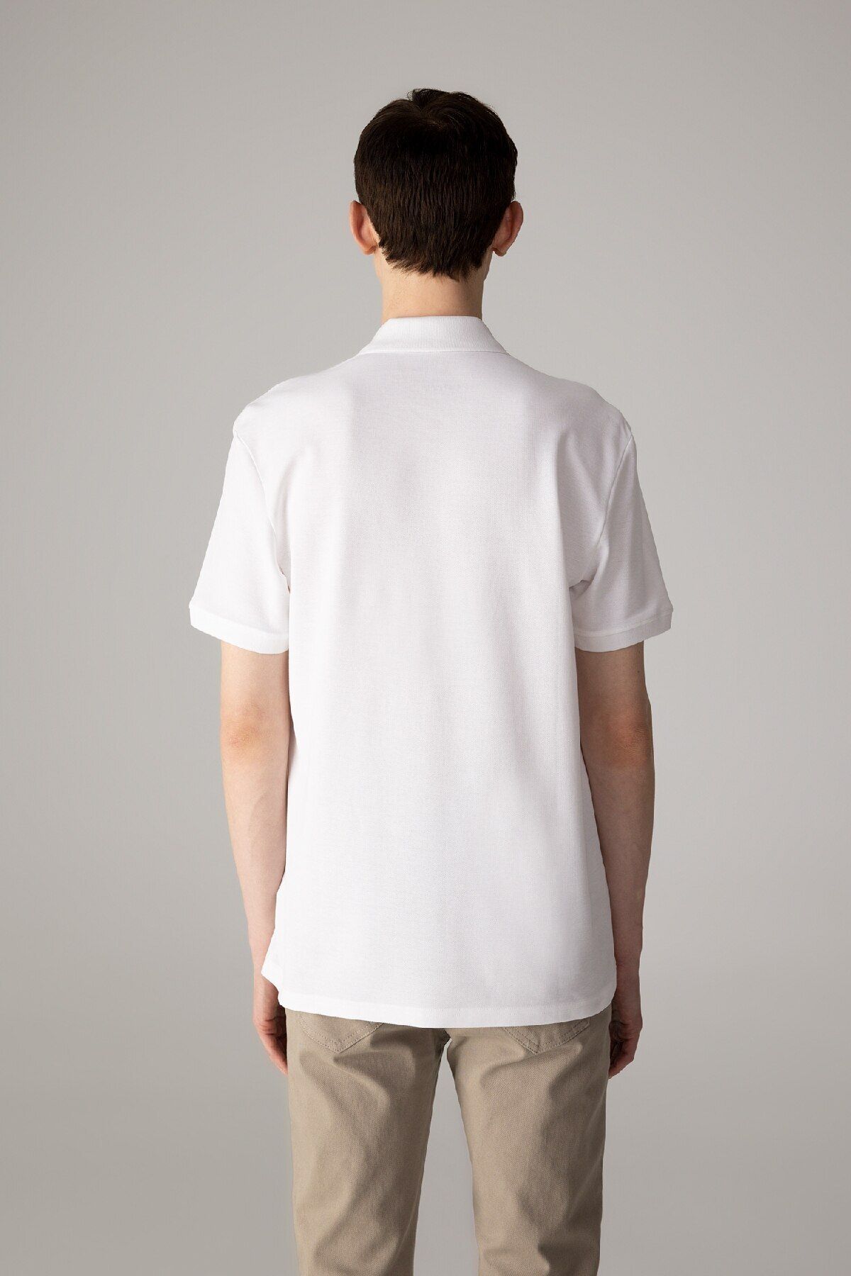 DeFacto-Kurzärmliges Basic-Polo-T-Shirt aus einfarbigem Piqué-Stoff mit normaler Passform C1293ax24sp 5
