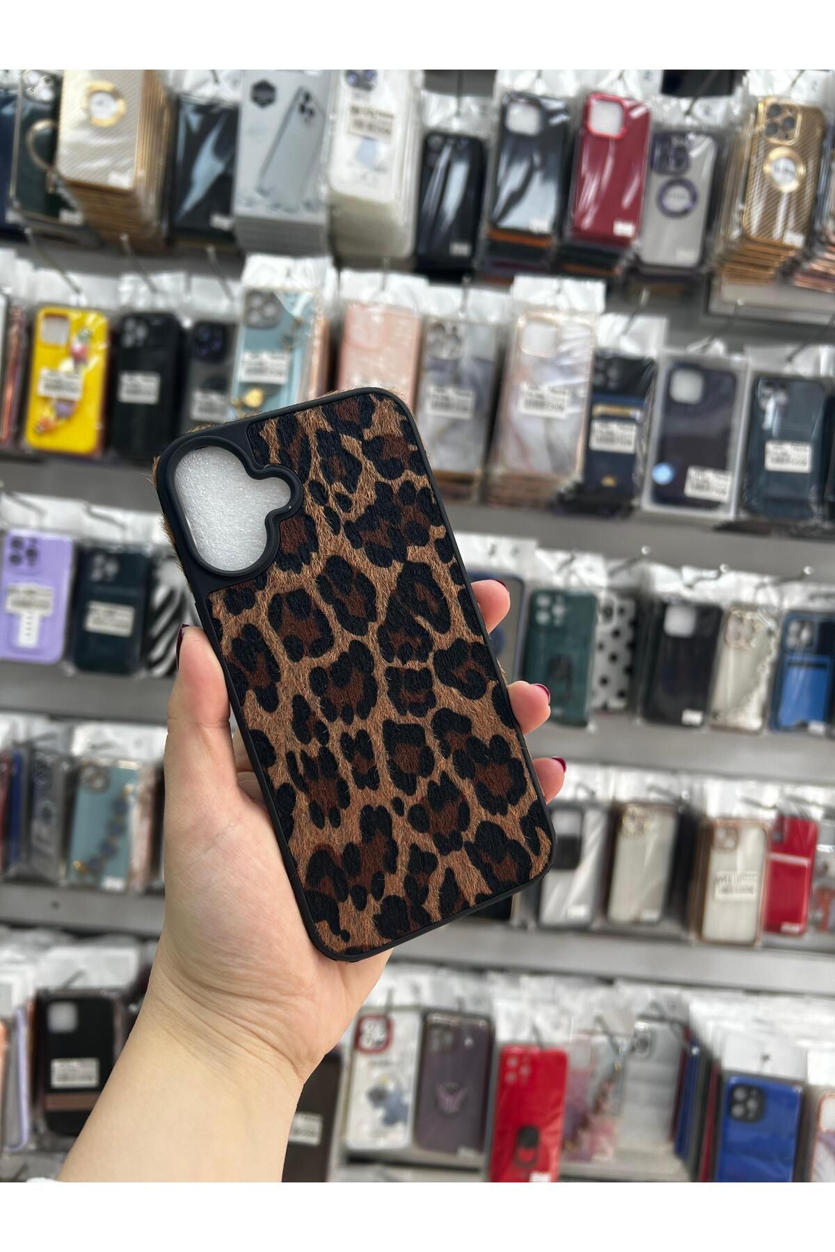 TECNOTREND Apple iphone 16 PLUS Tüylü Leopar KILIF